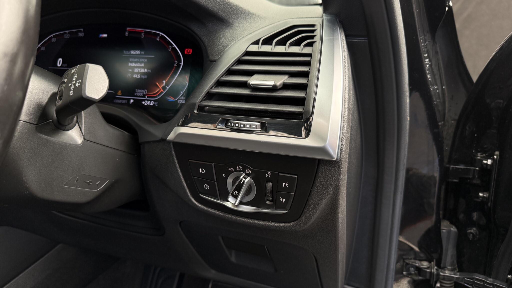 BMW X3 view 19