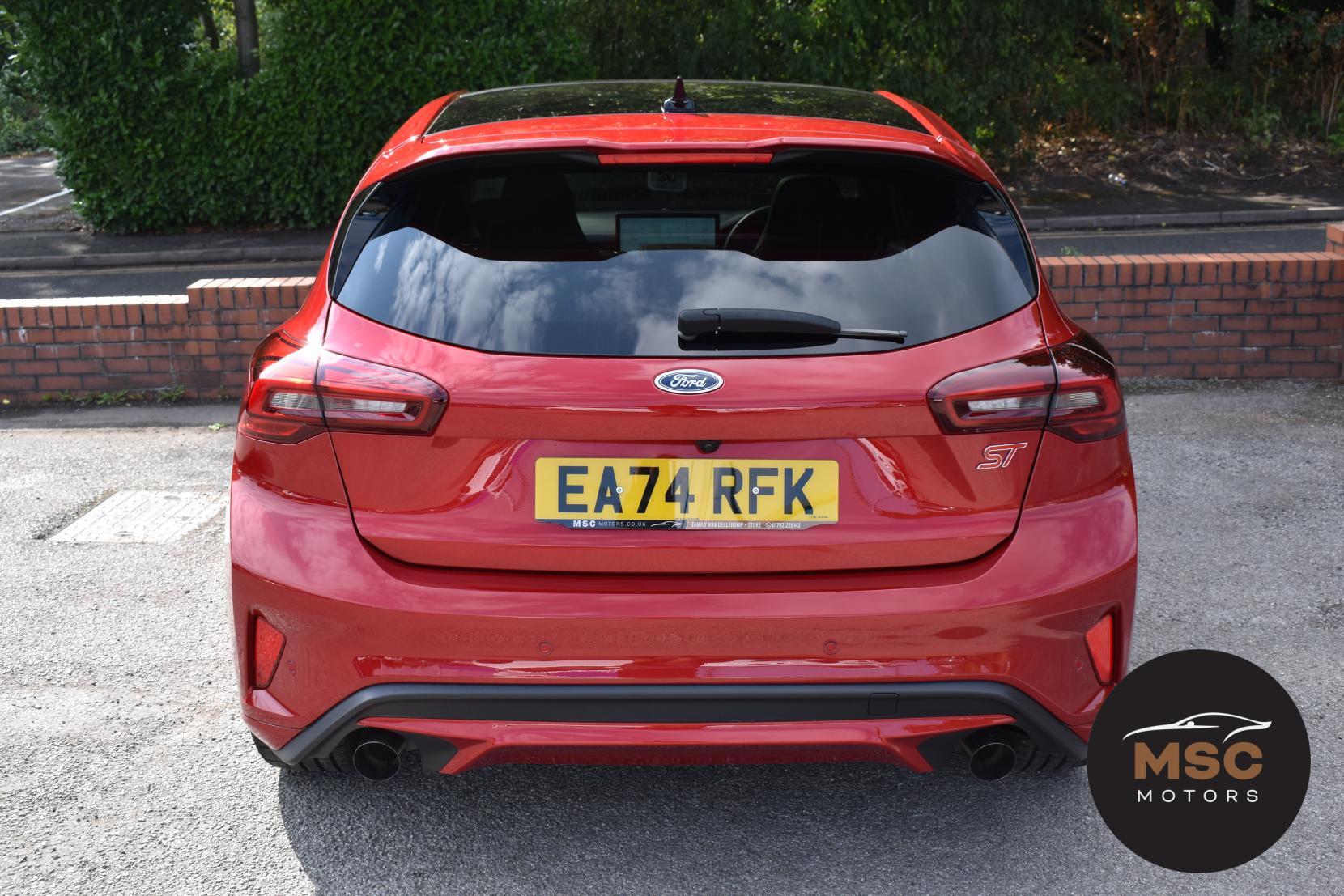 Ford Focus view 15