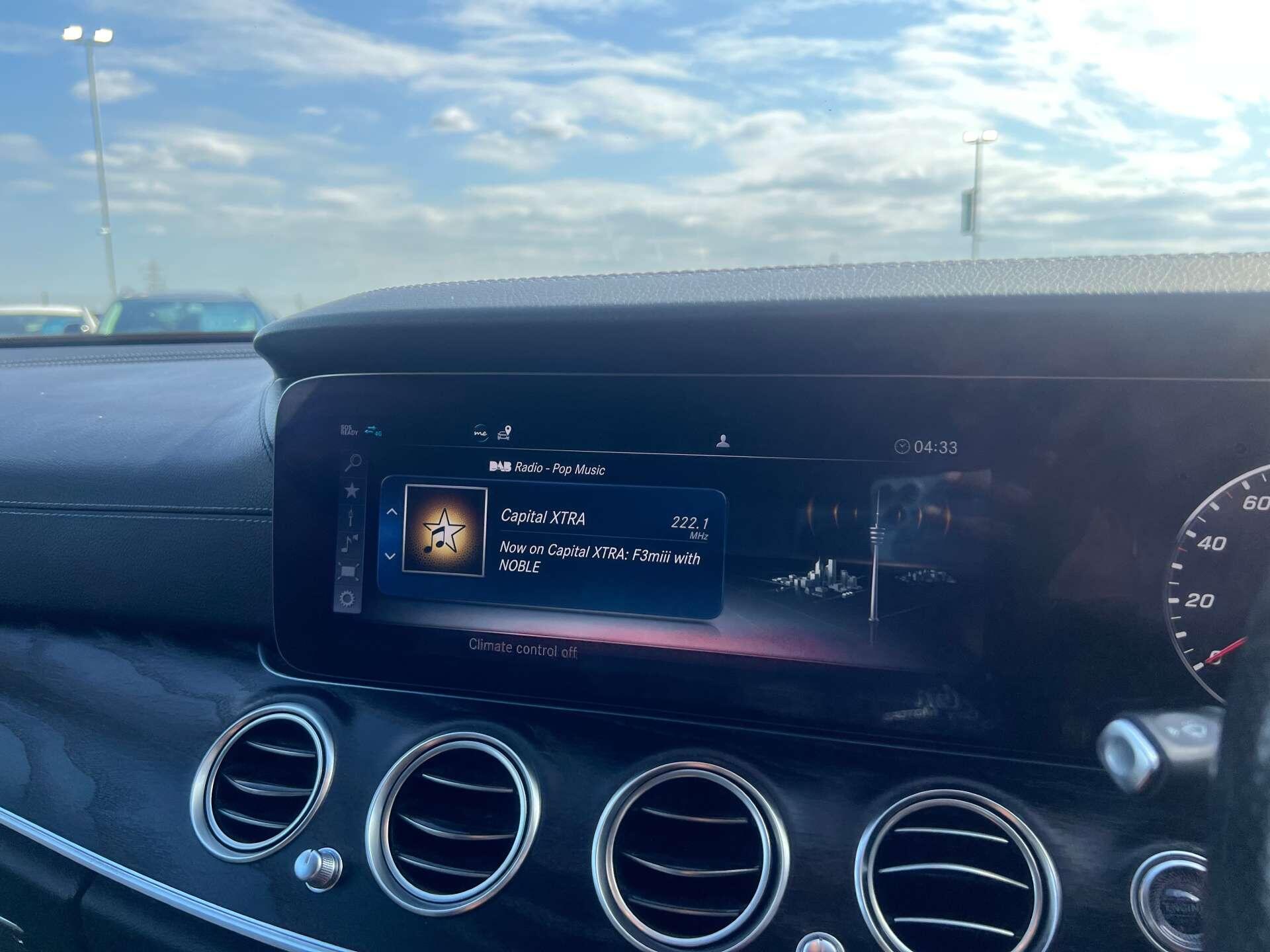 Mercedes-Benz E-Class view 33