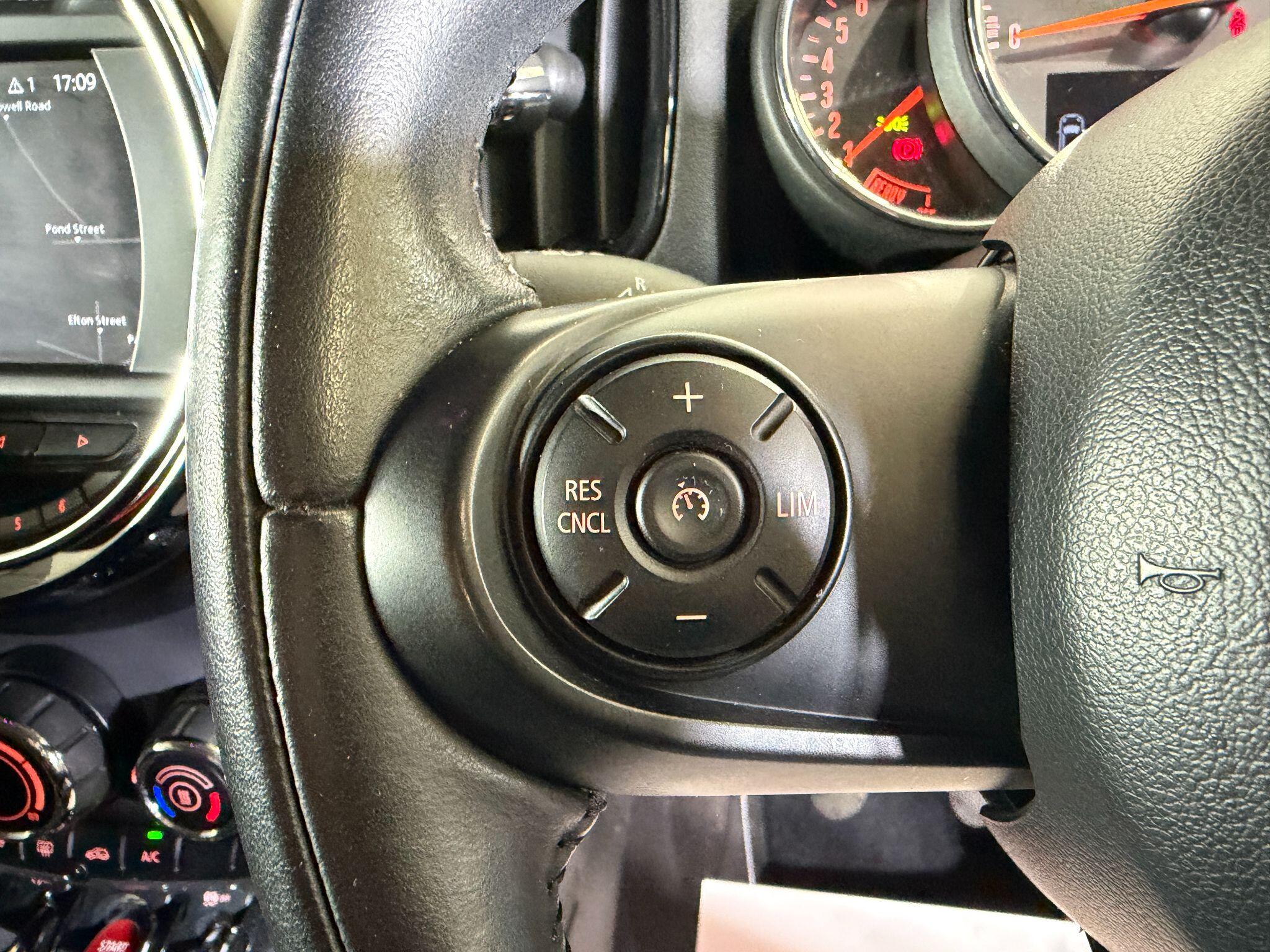 Mini Countryman view 16