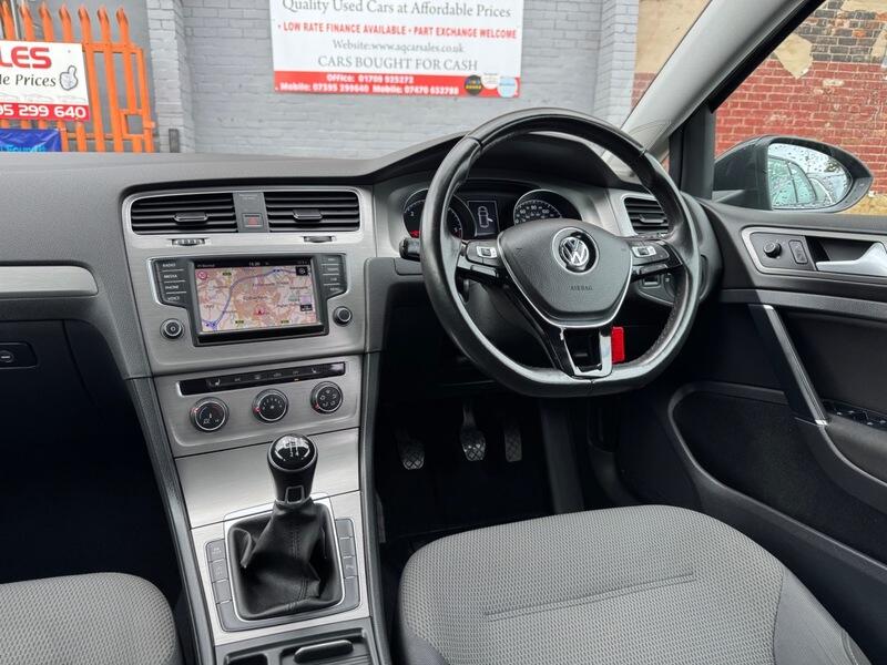 Volkswagen Golf view 11