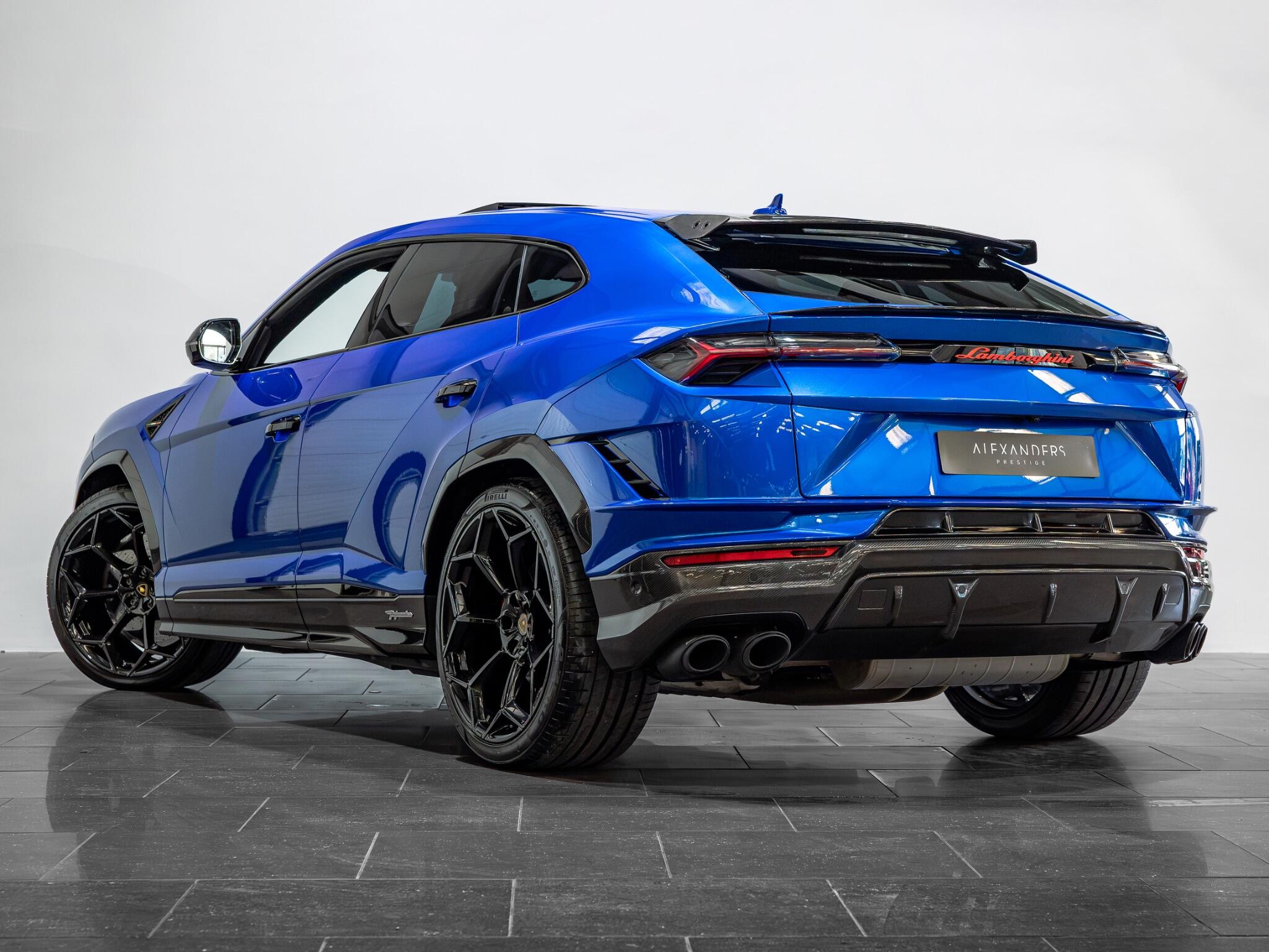 Lamborghini Urus view 8