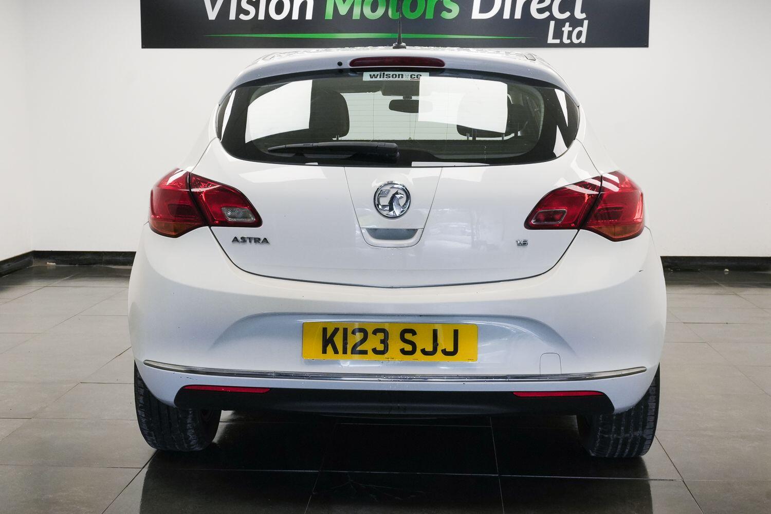 Vauxhall Astra view 3