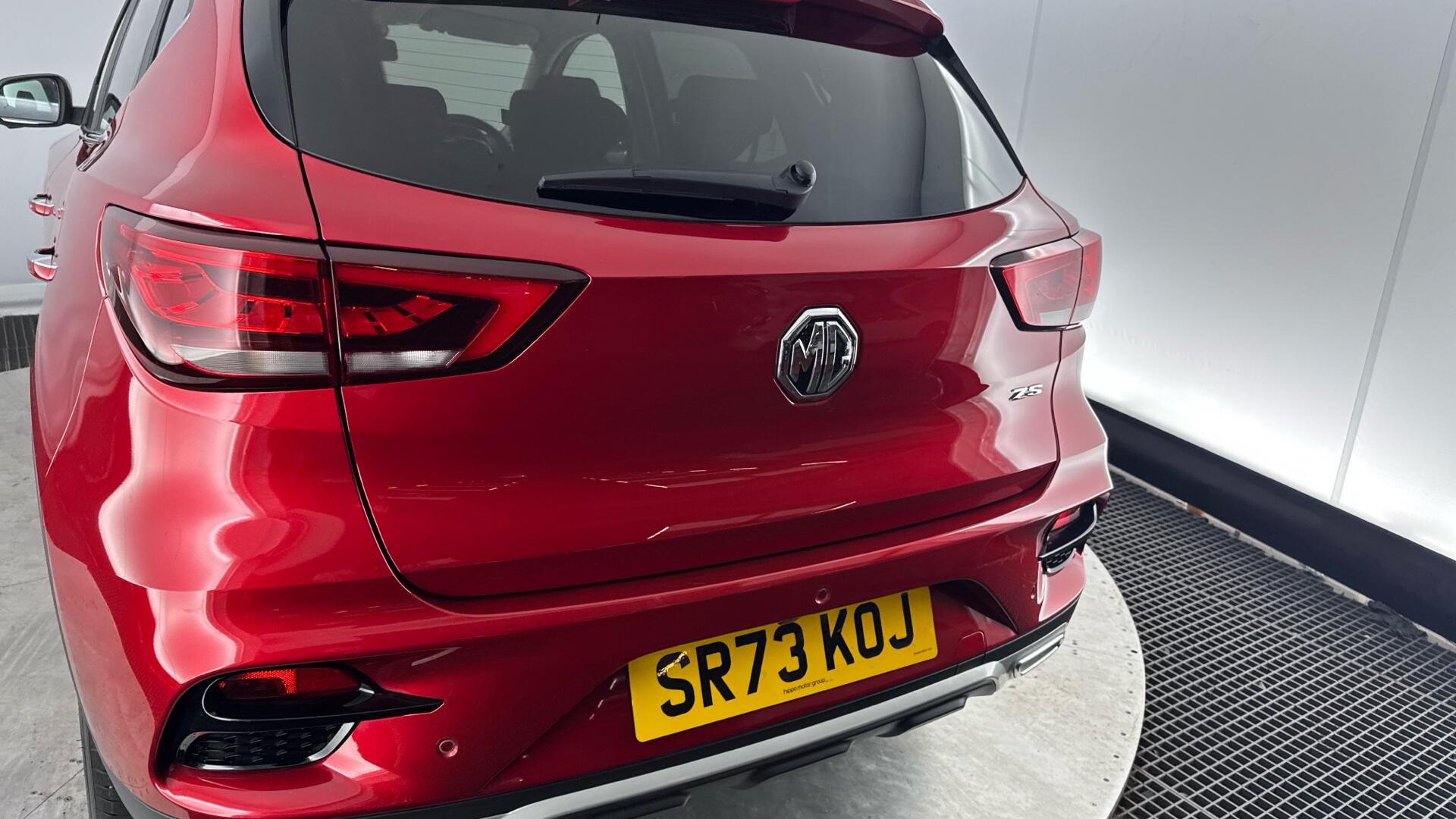 MG ZS view 25