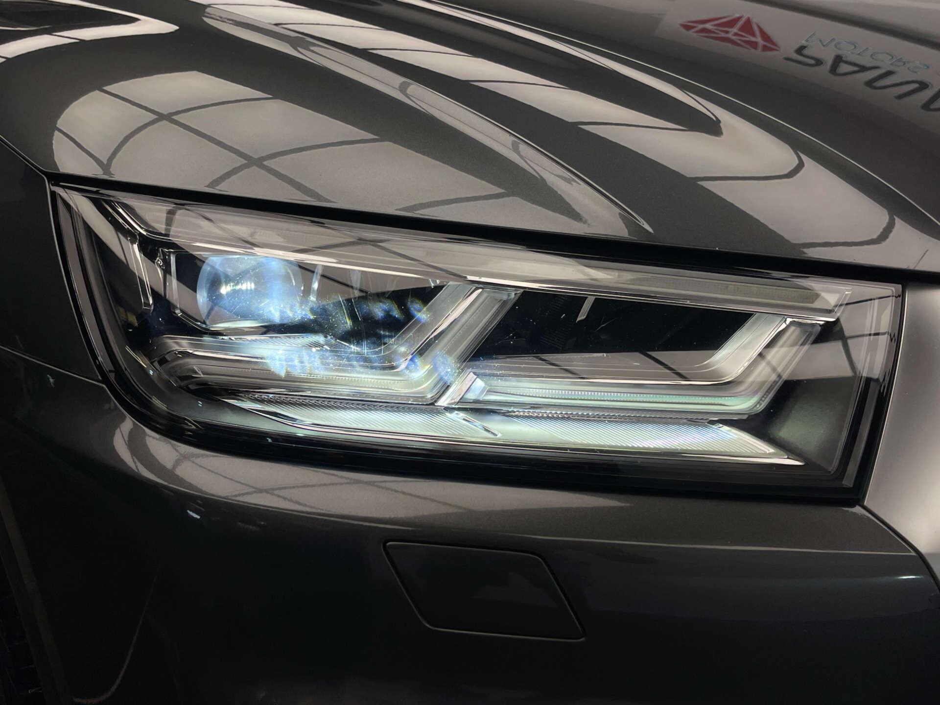 Audi SQ5 view 6