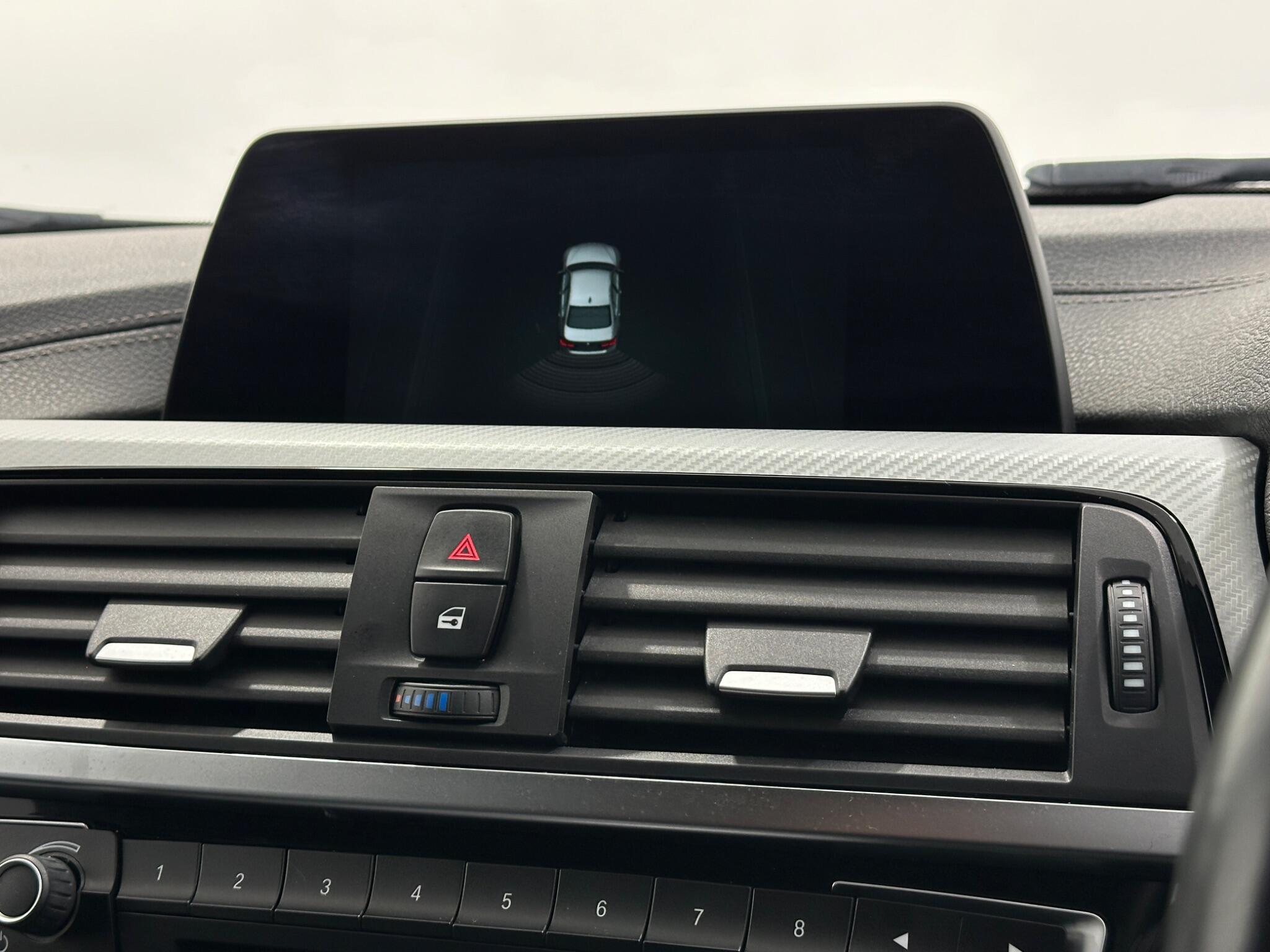 BMW 3 Series view 24