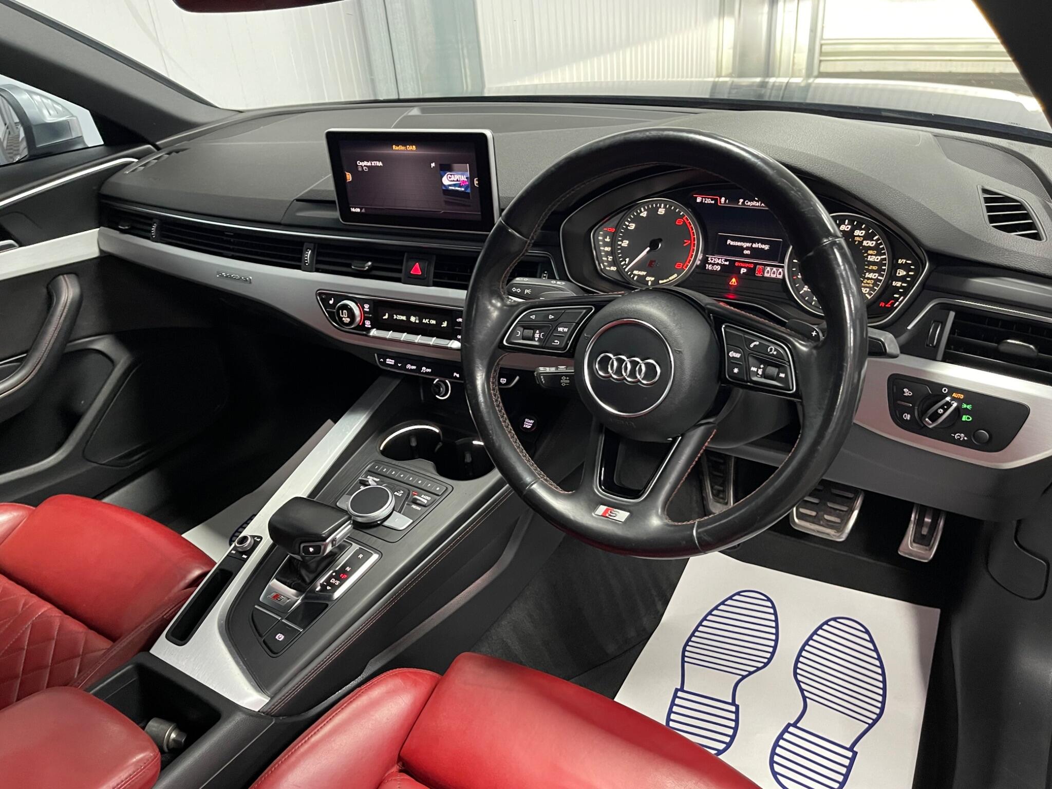 Audi S4 view 29