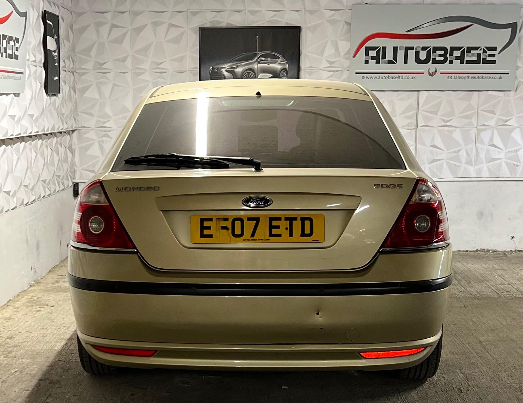 Ford Mondeo view 6