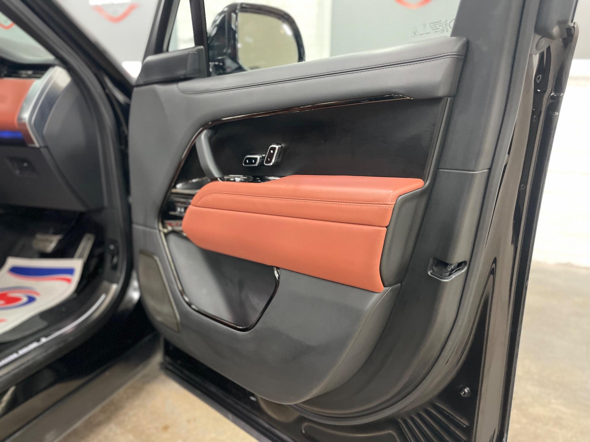 Land Rover Range Rover view 34