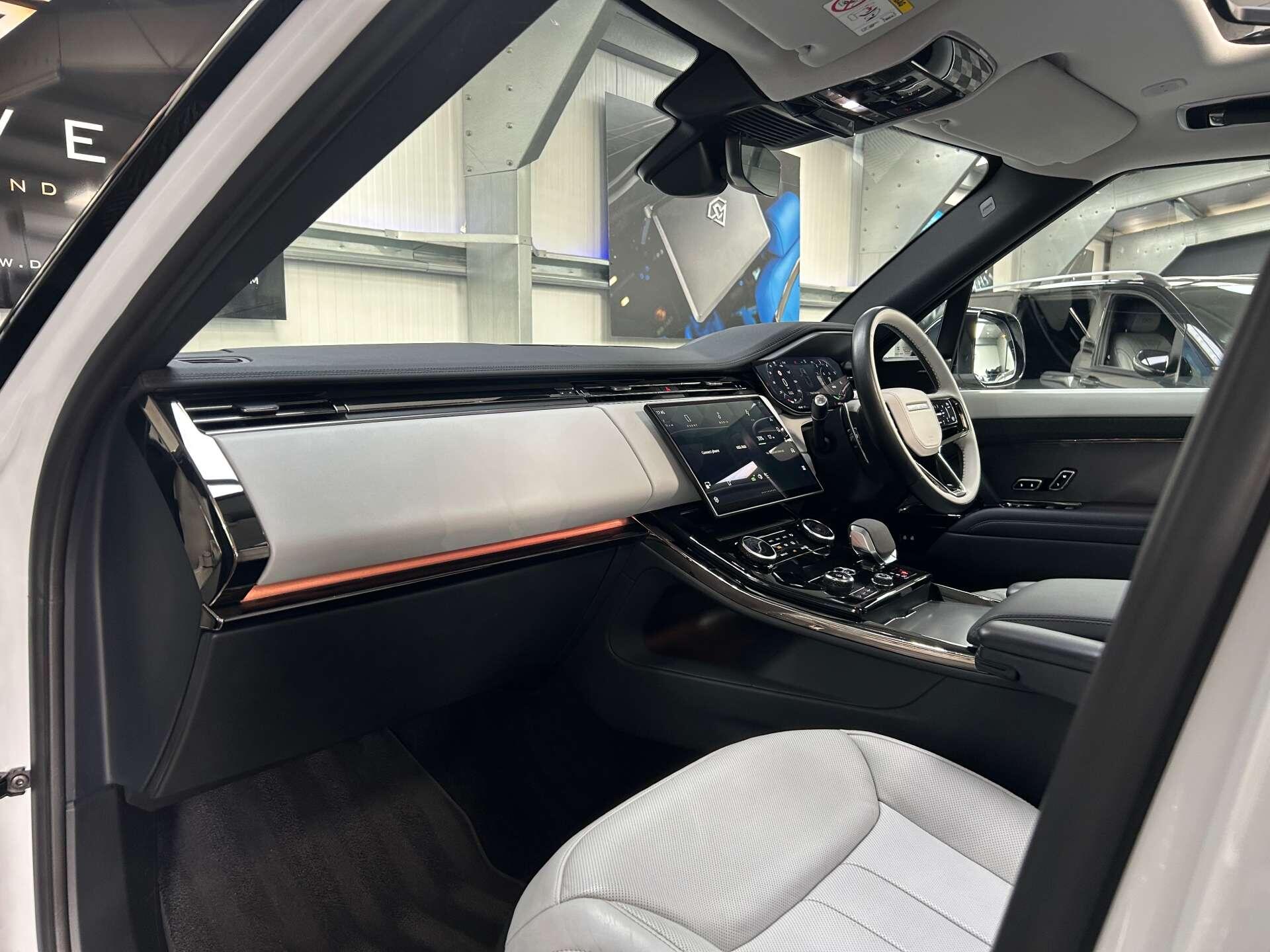 Land Rover Range Rover Sport view 18