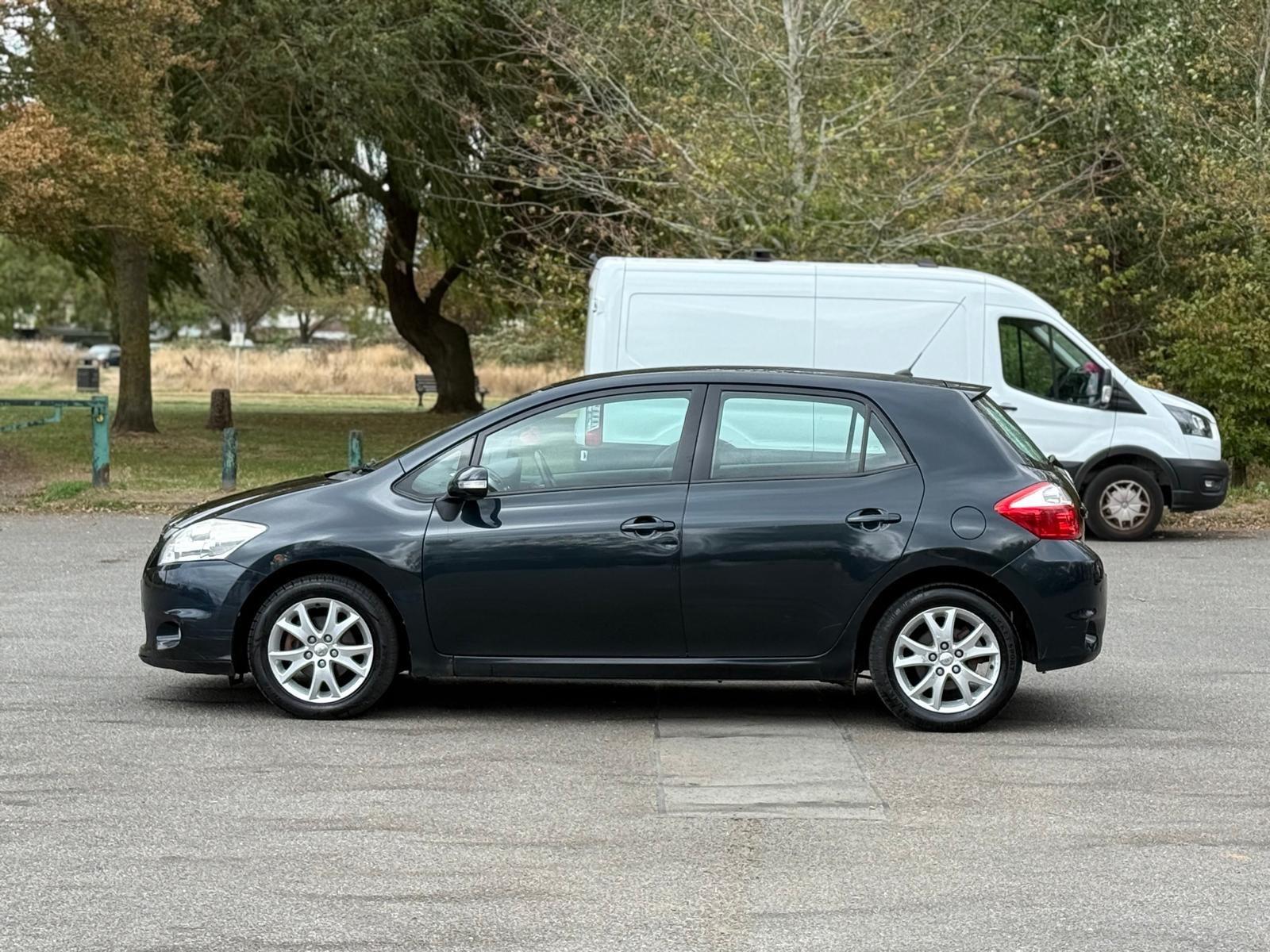 Toyota Auris view 7