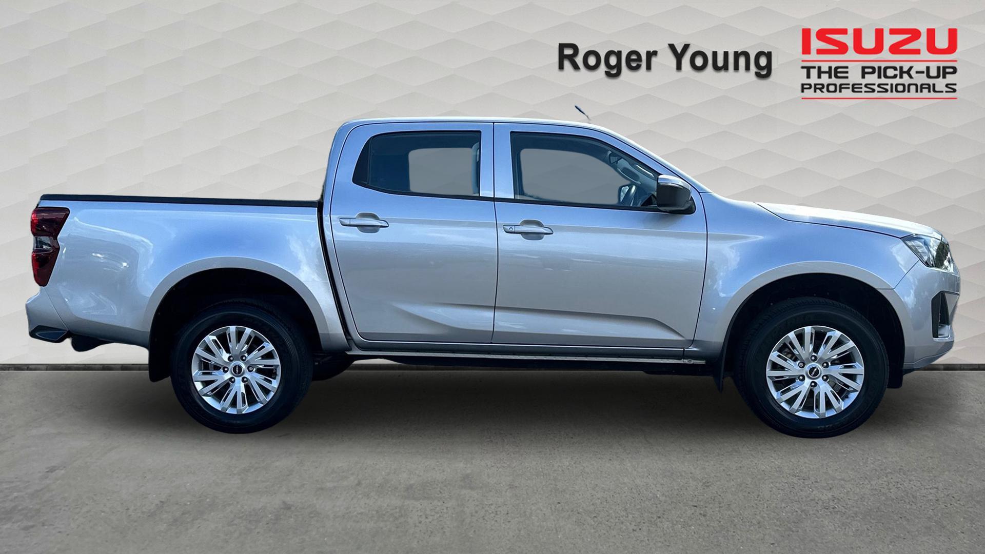 Isuzu D-Max view 5