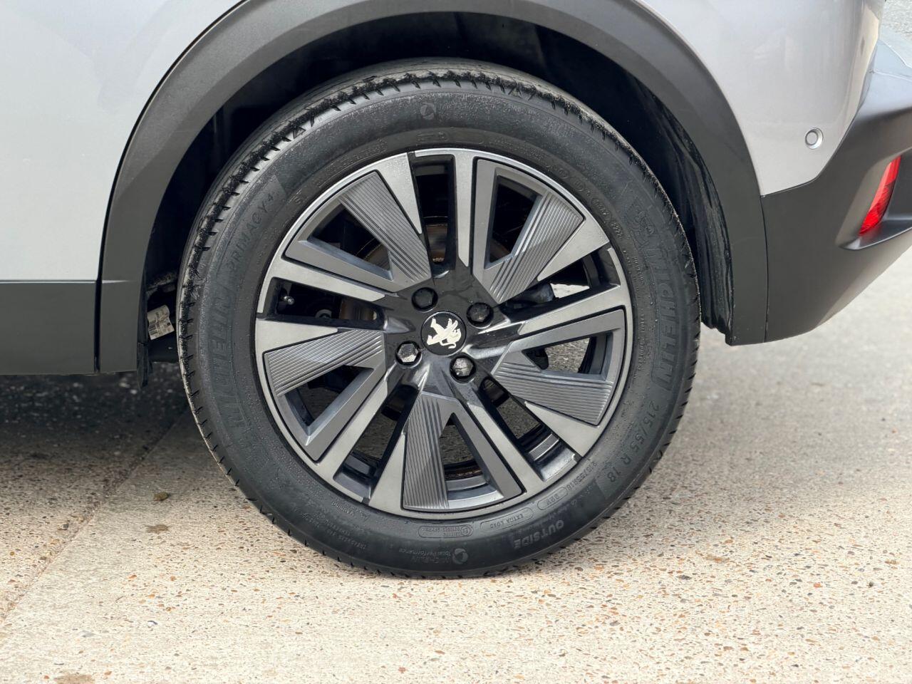 Peugeot E-2008 view 13