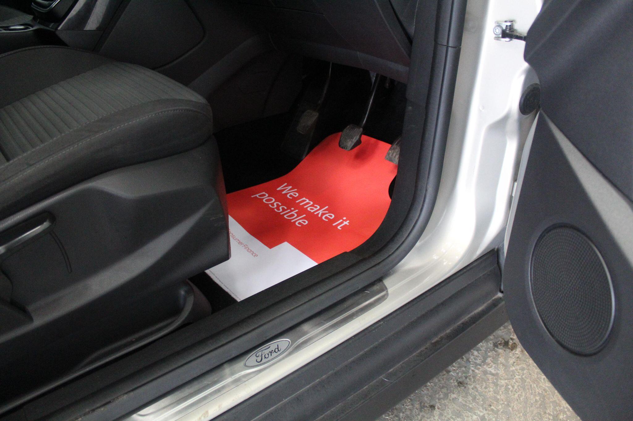 Ford C-Max view 47