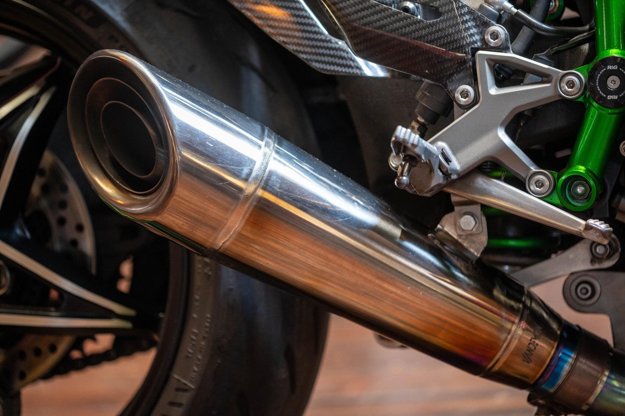 Kawasaki Ninja H2 view 6