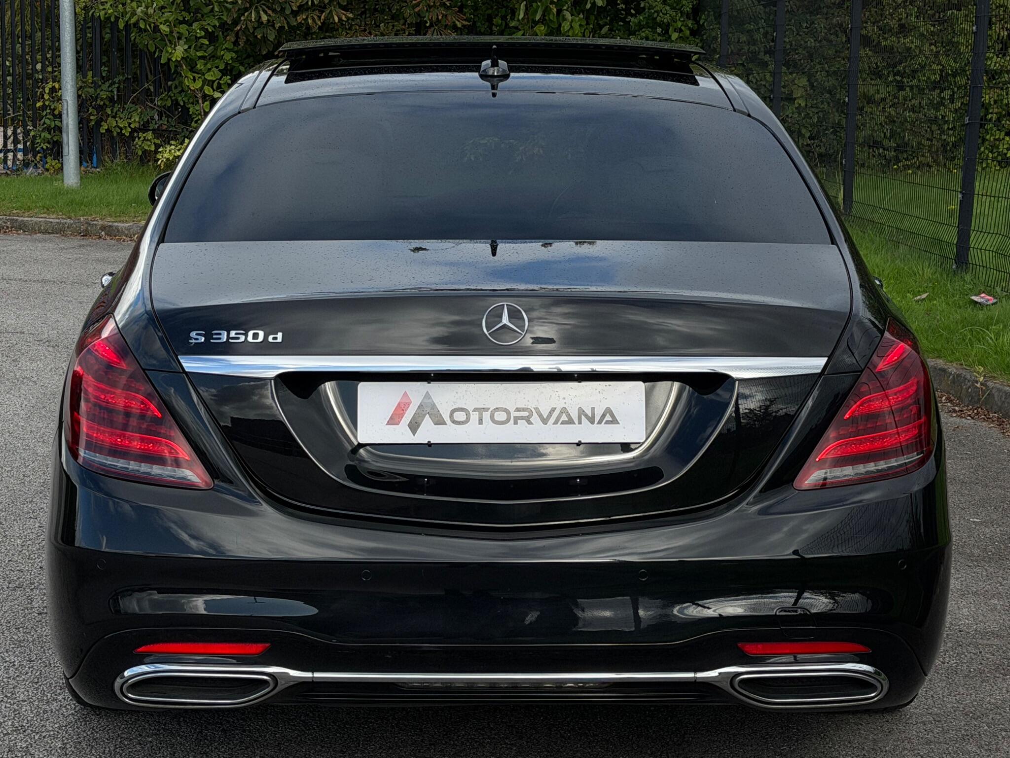 Mercedes-Benz S-Class view 16