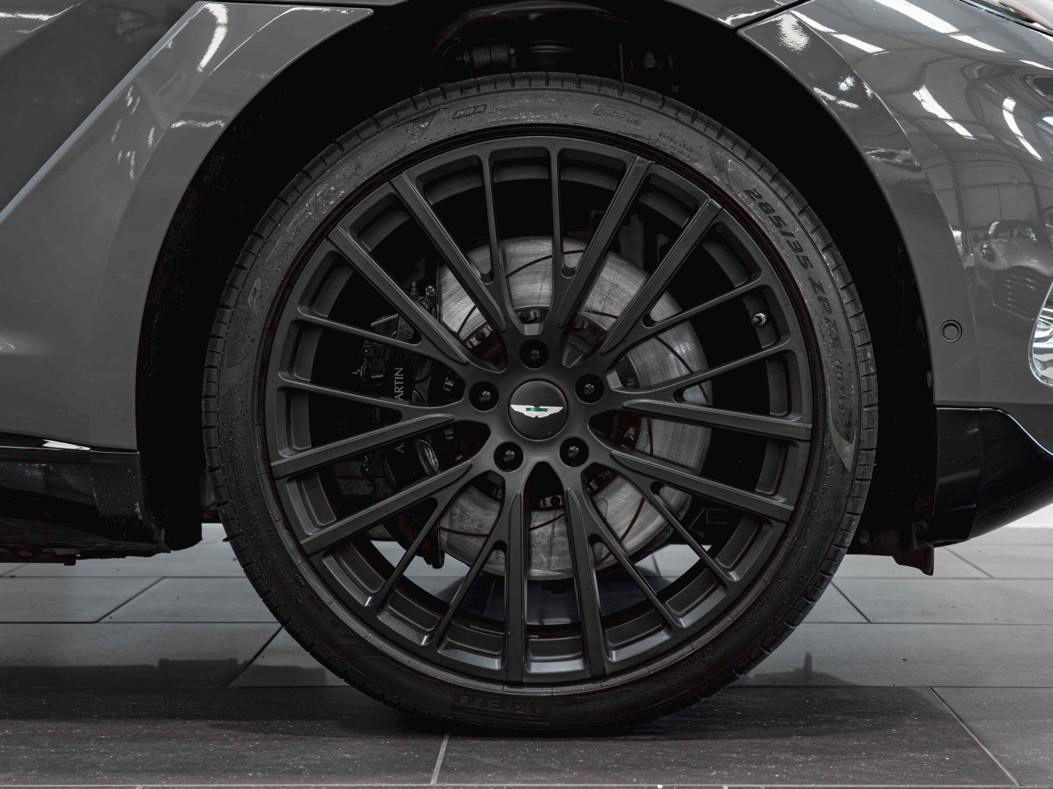 Aston Martin DBX view 7