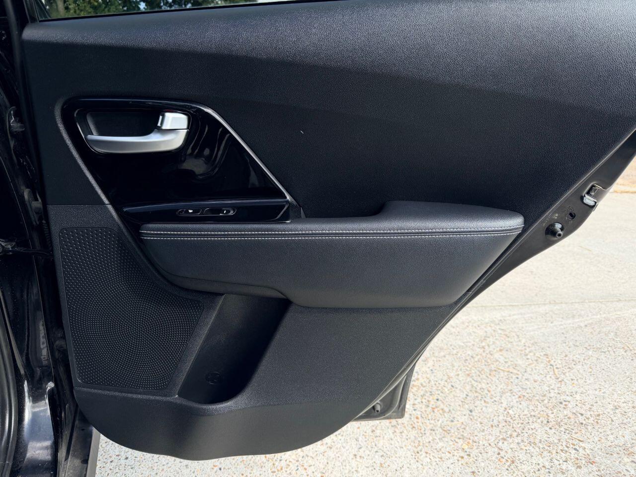 Kia Niro view 19