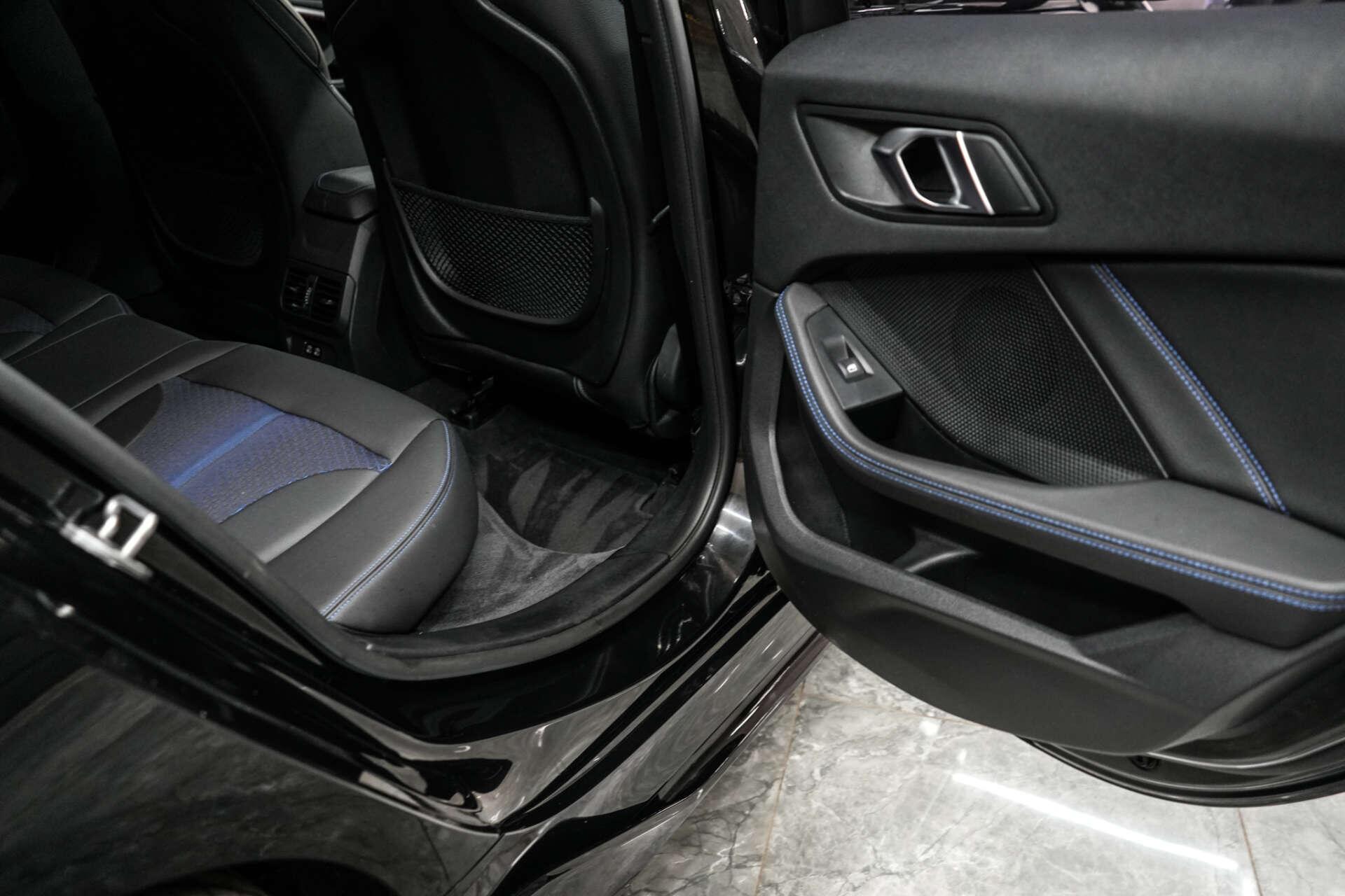 BMW 1 Series view 21
