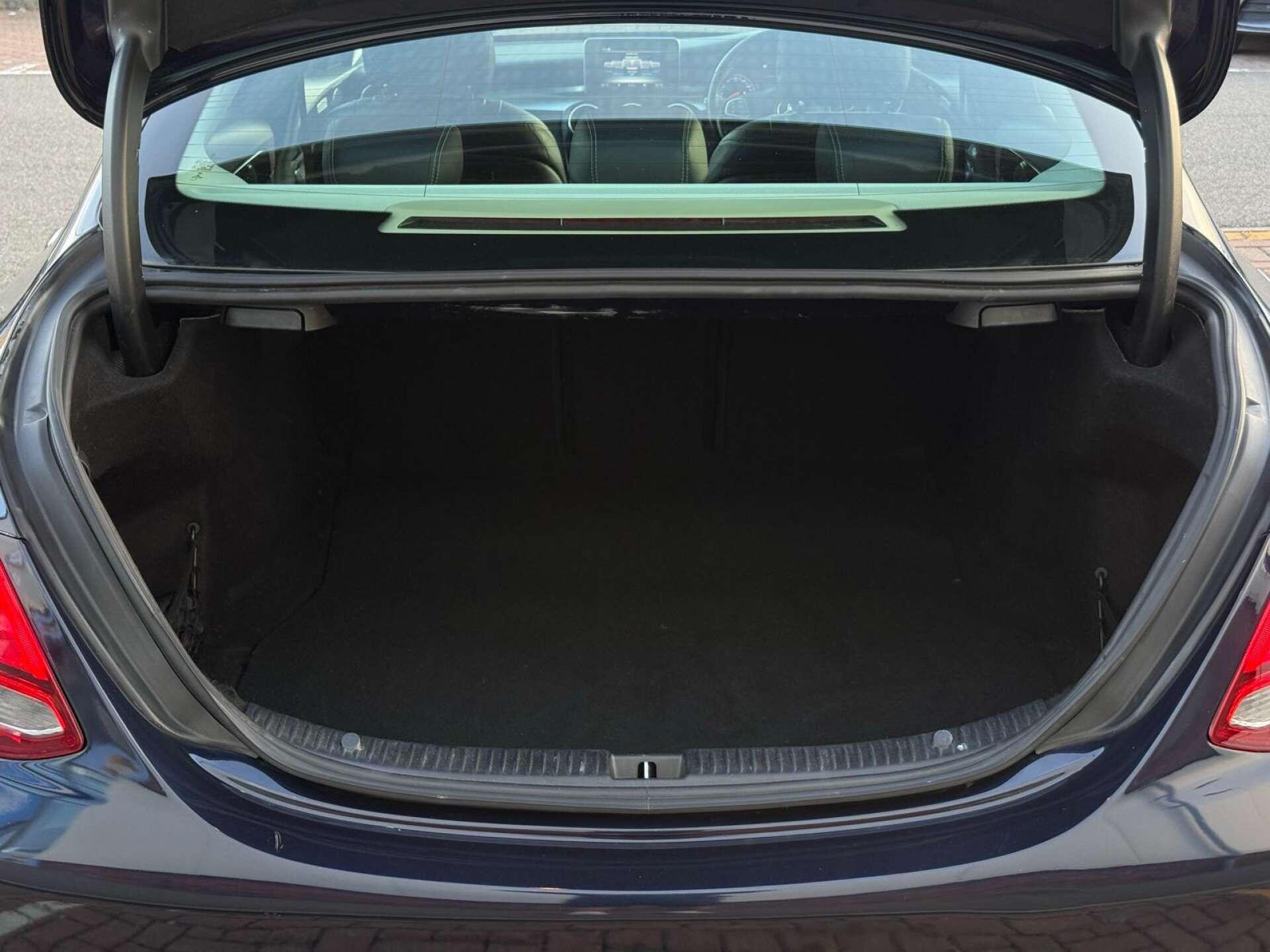 Mercedes-Benz C Class view 34