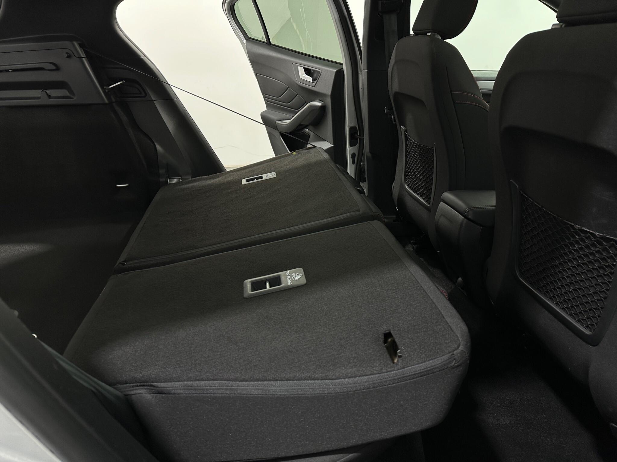 Ford Focus view 45