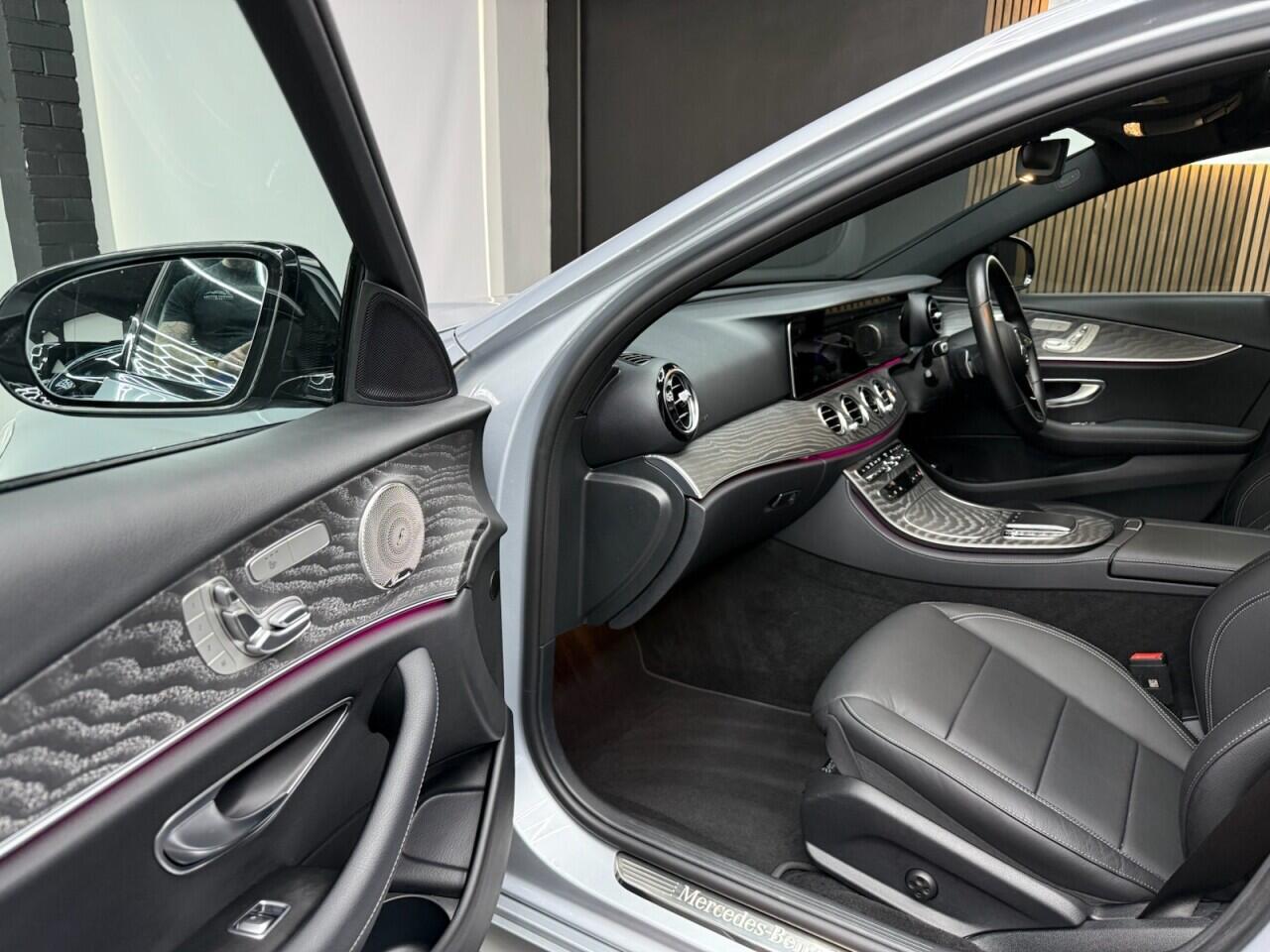 Mercedes-Benz E-Class view 27