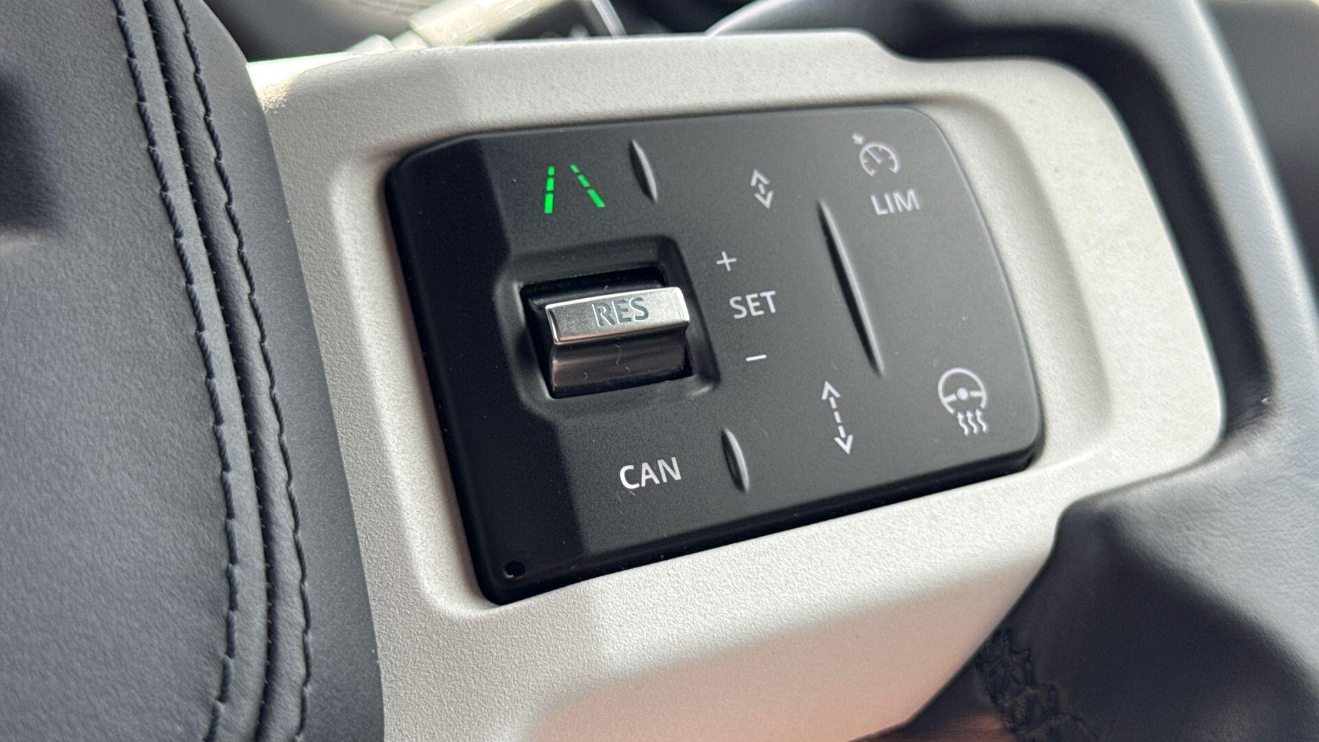 Land Rover Defender view 29