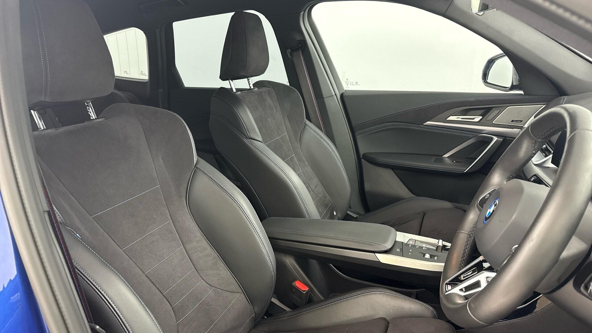 BMW iX1 view 11