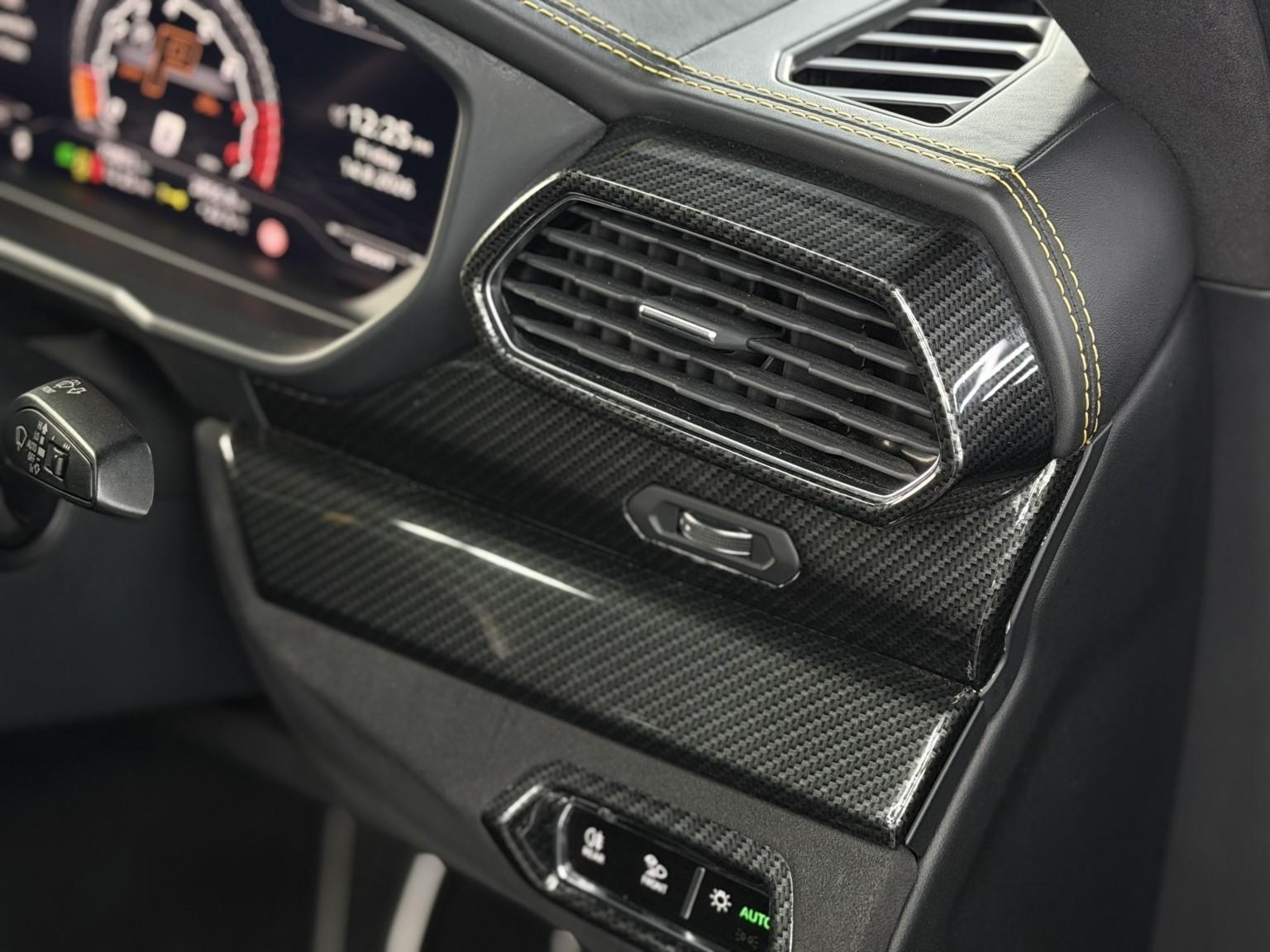 Lamborghini Urus view 44