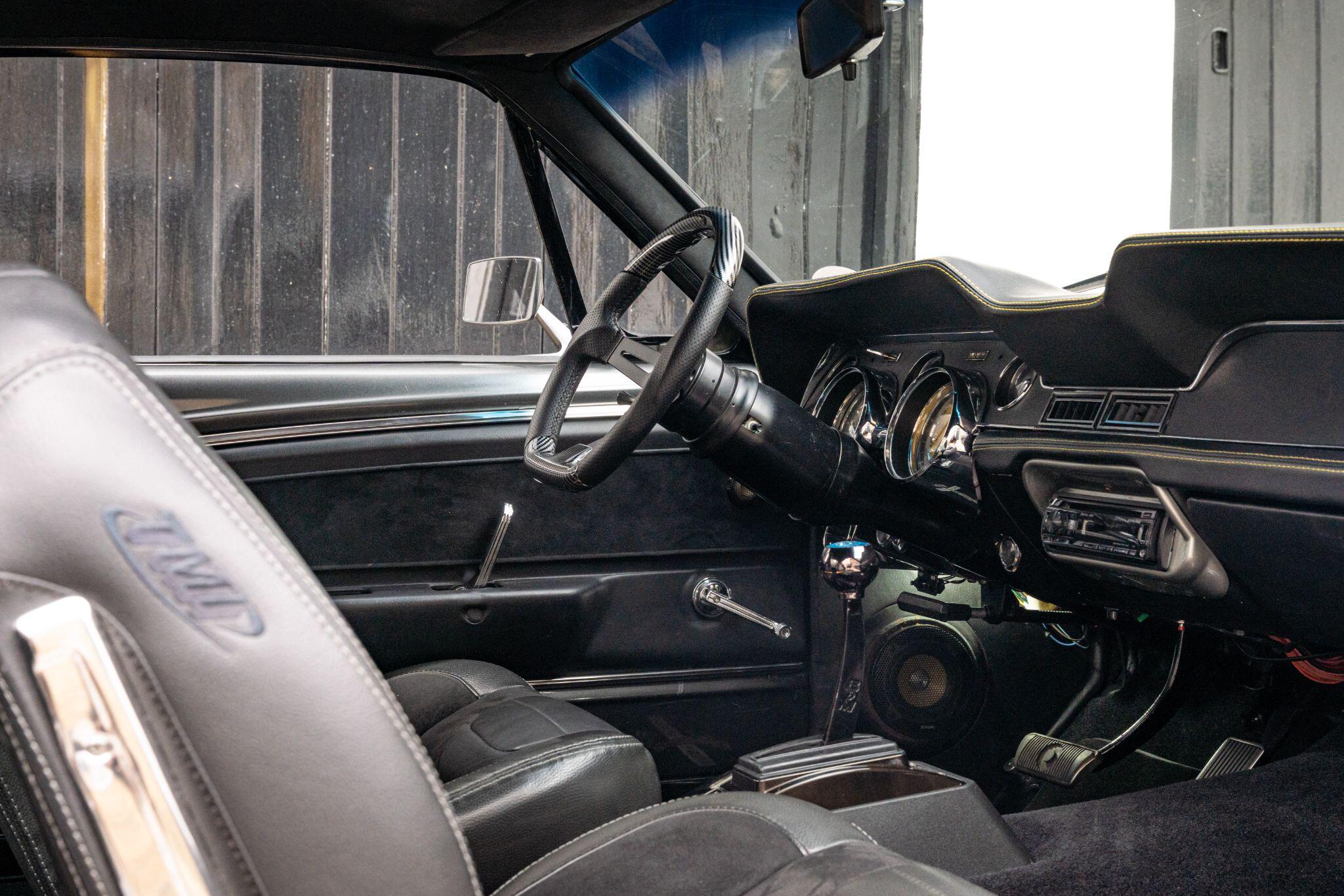 Ford Mustang view 28