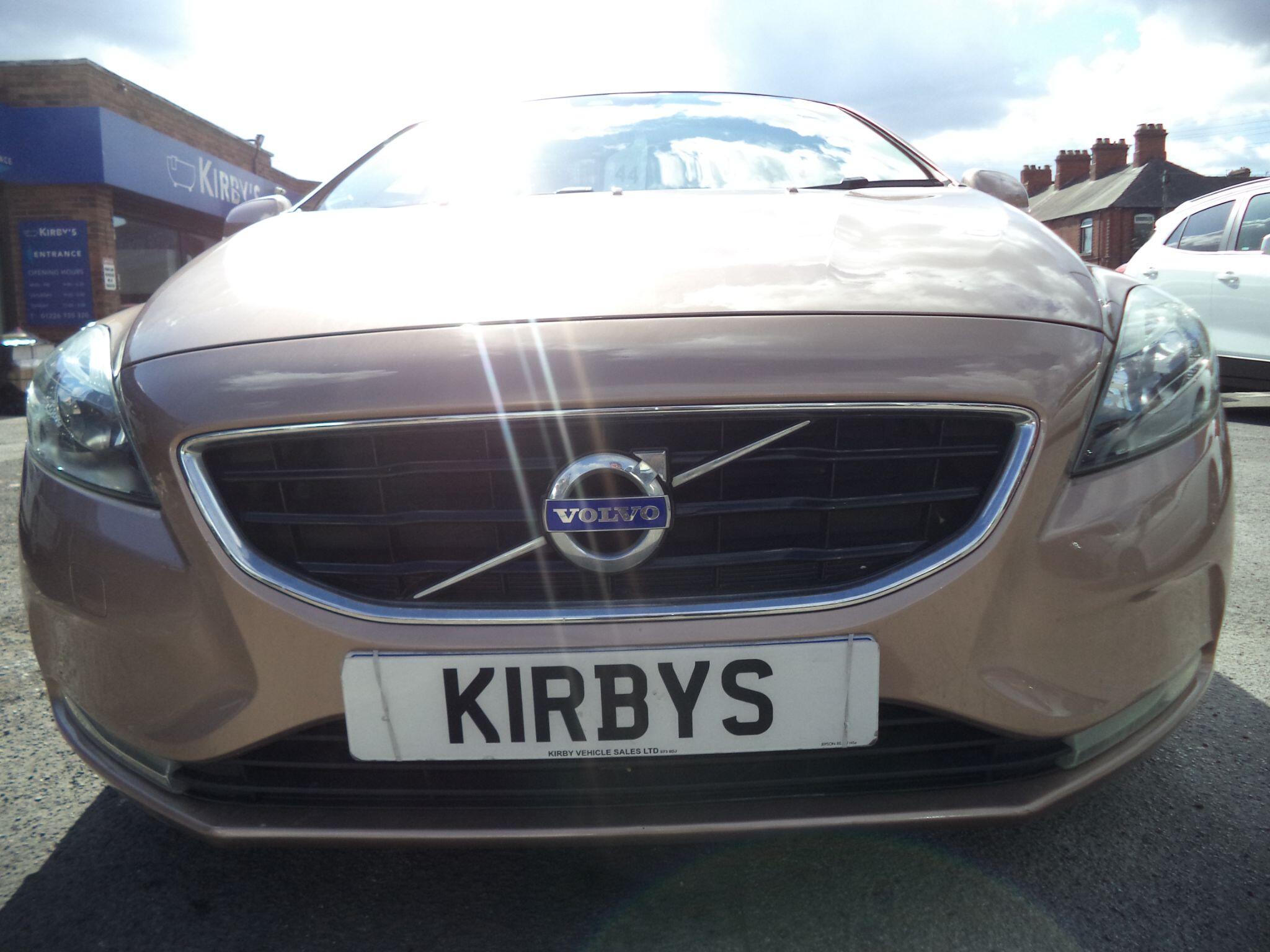 Volvo V40 view 11