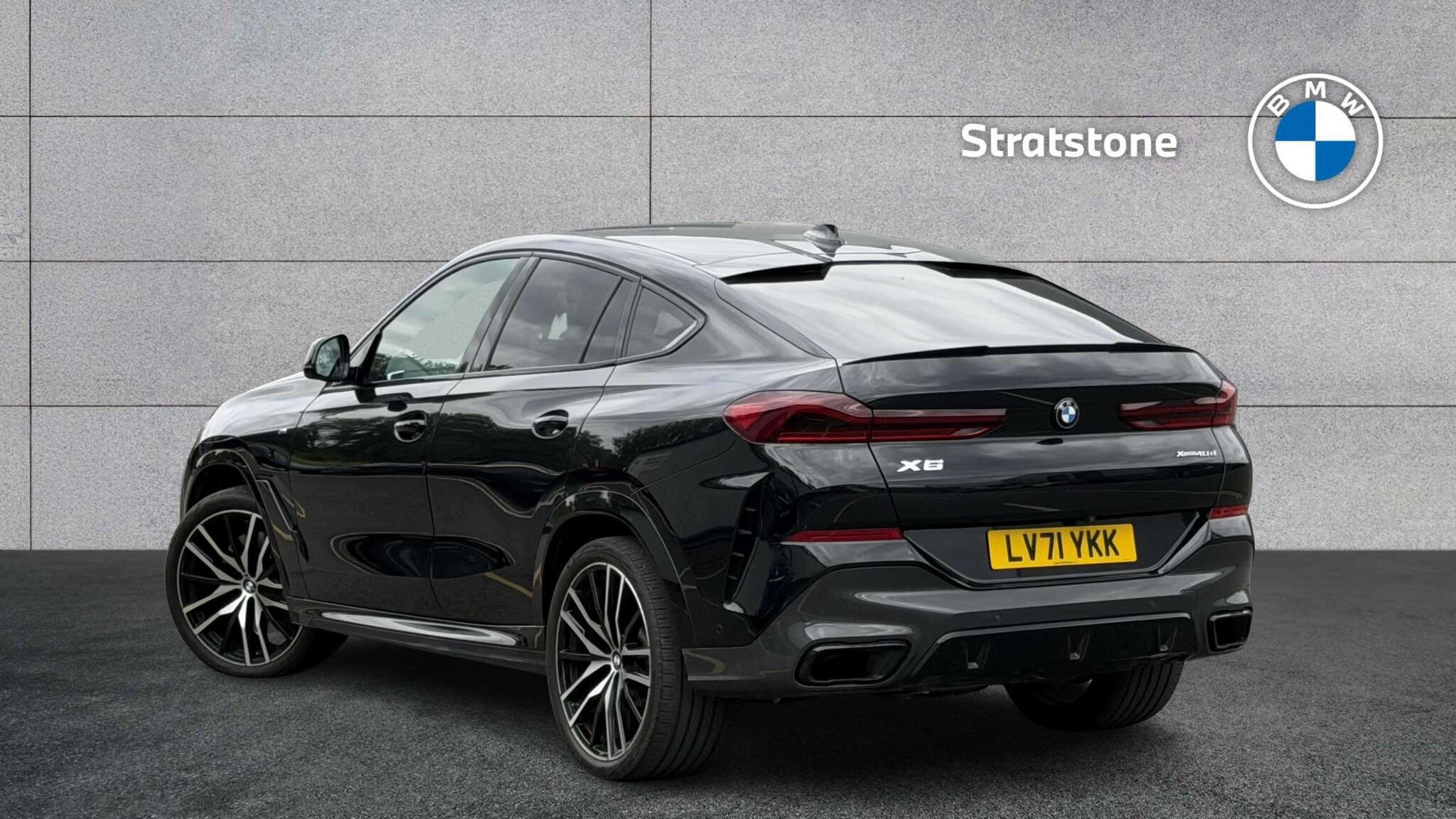 BMW X6 view 2