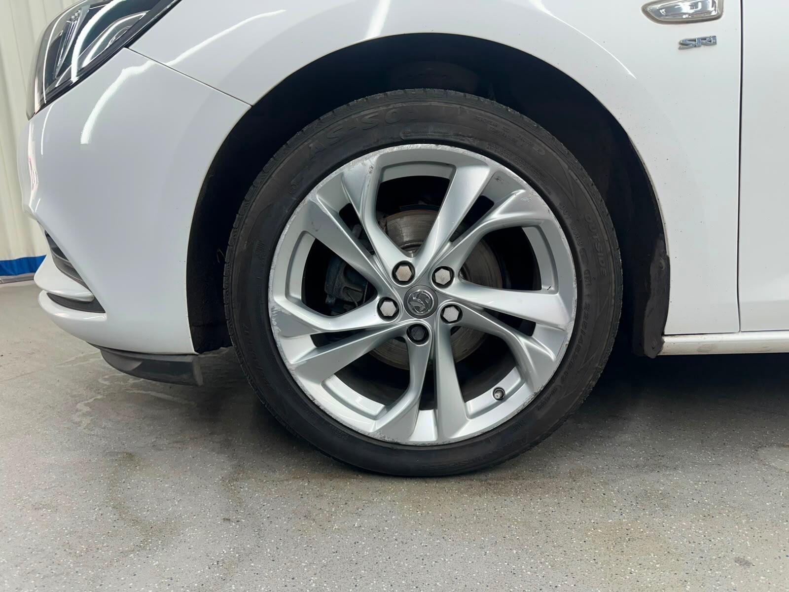 Vauxhall Astra view 16