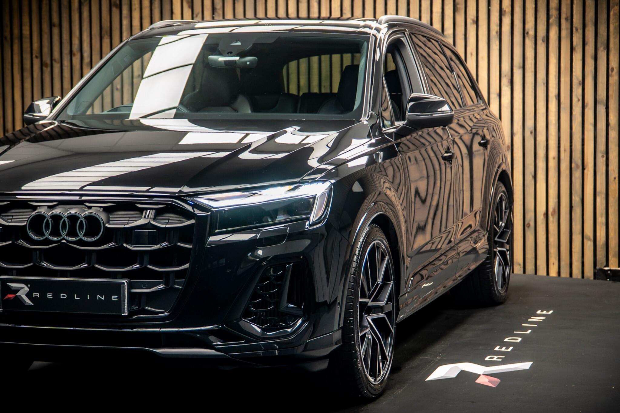 Audi SQ7 view 14