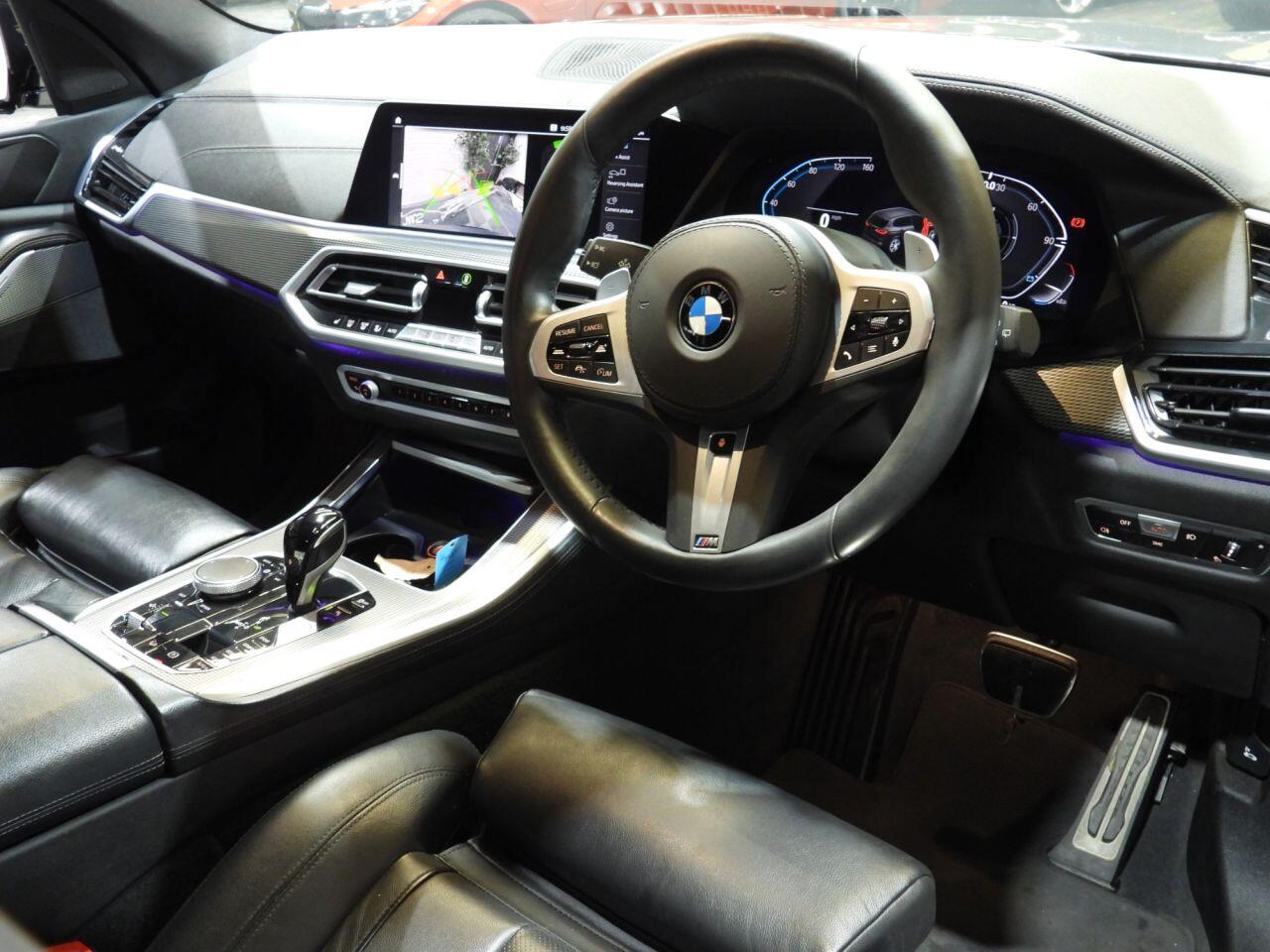 BMW X5 view 4