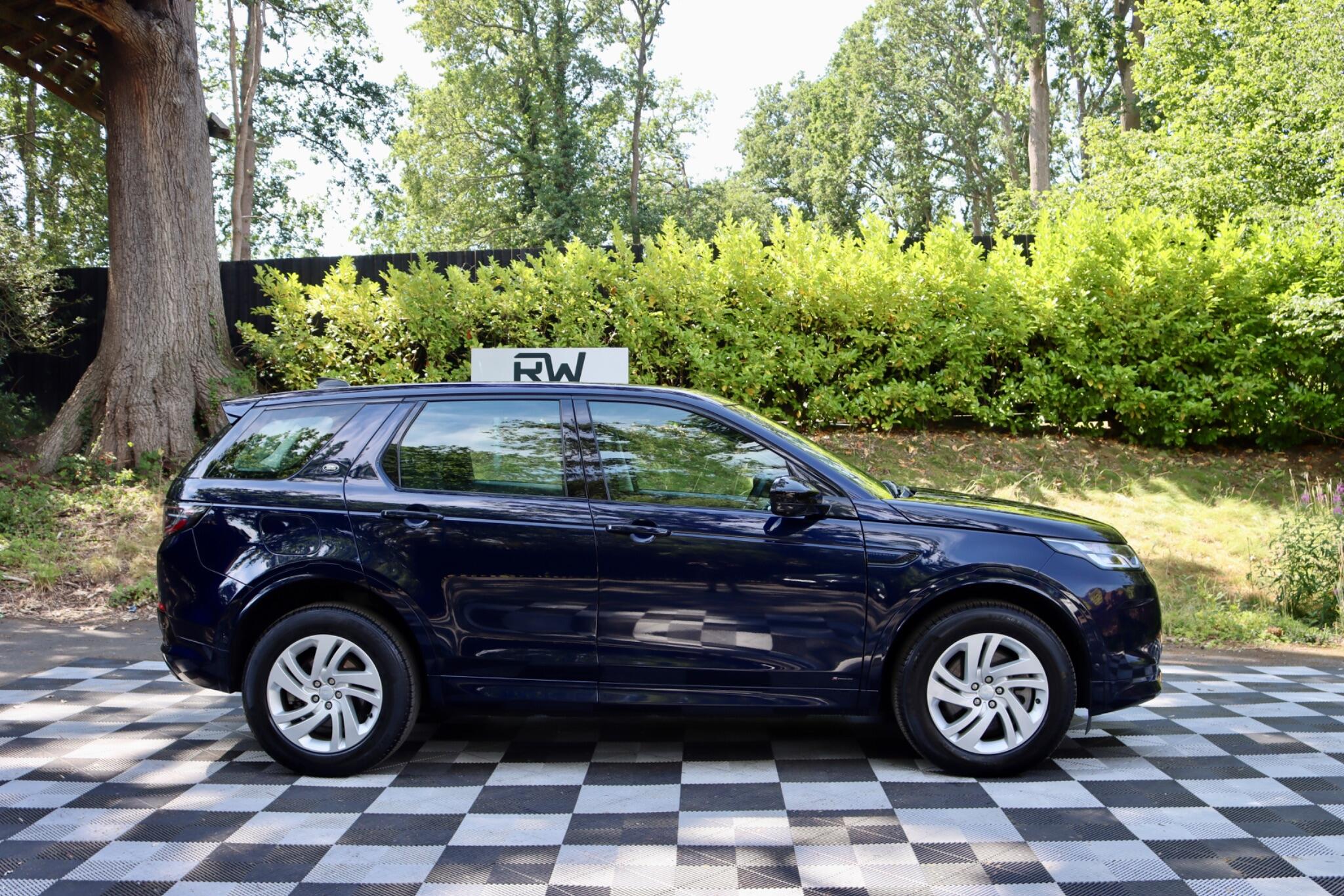 Land Rover Discovery Sport view 18
