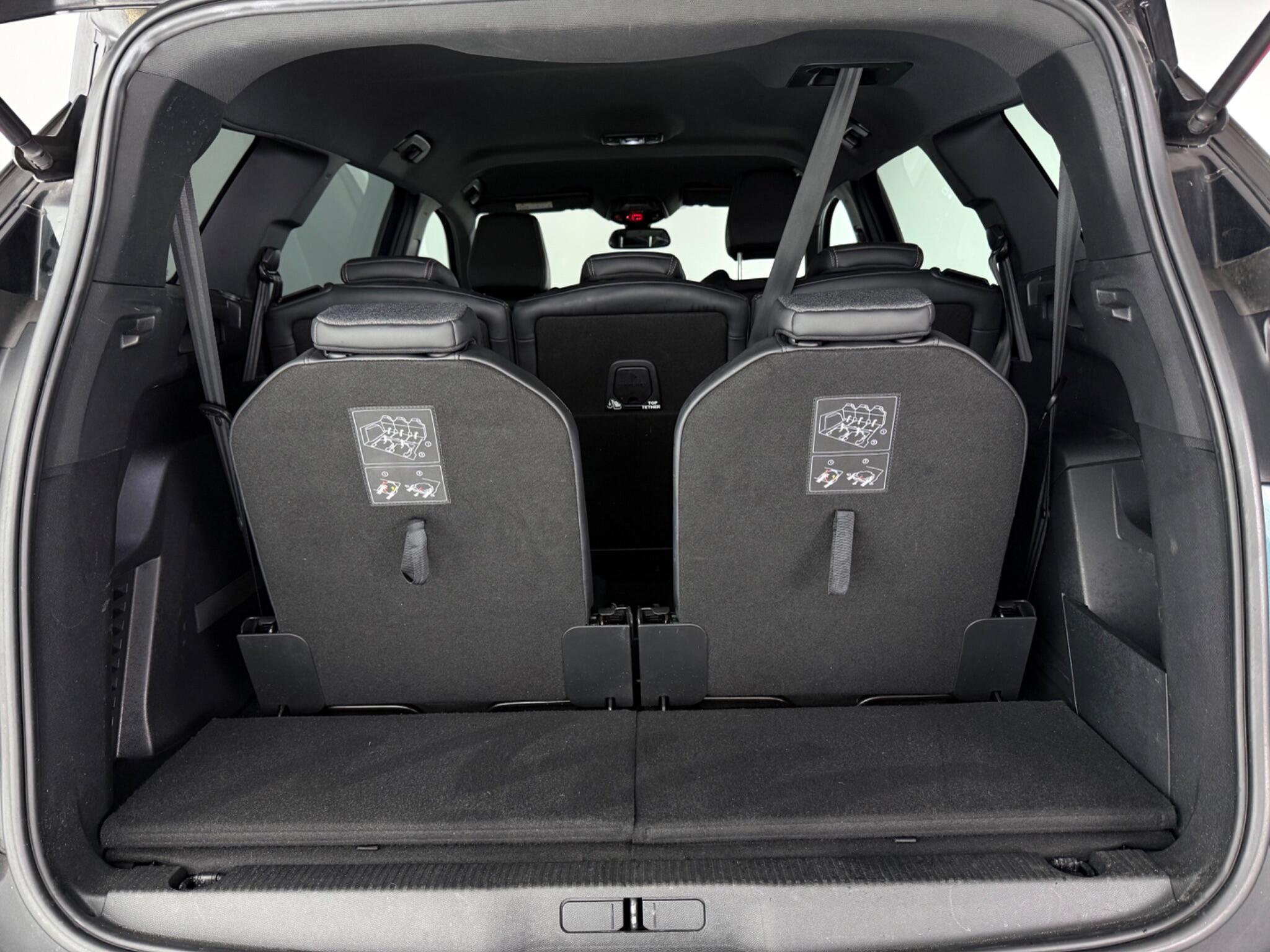 Peugeot 5008 view 12