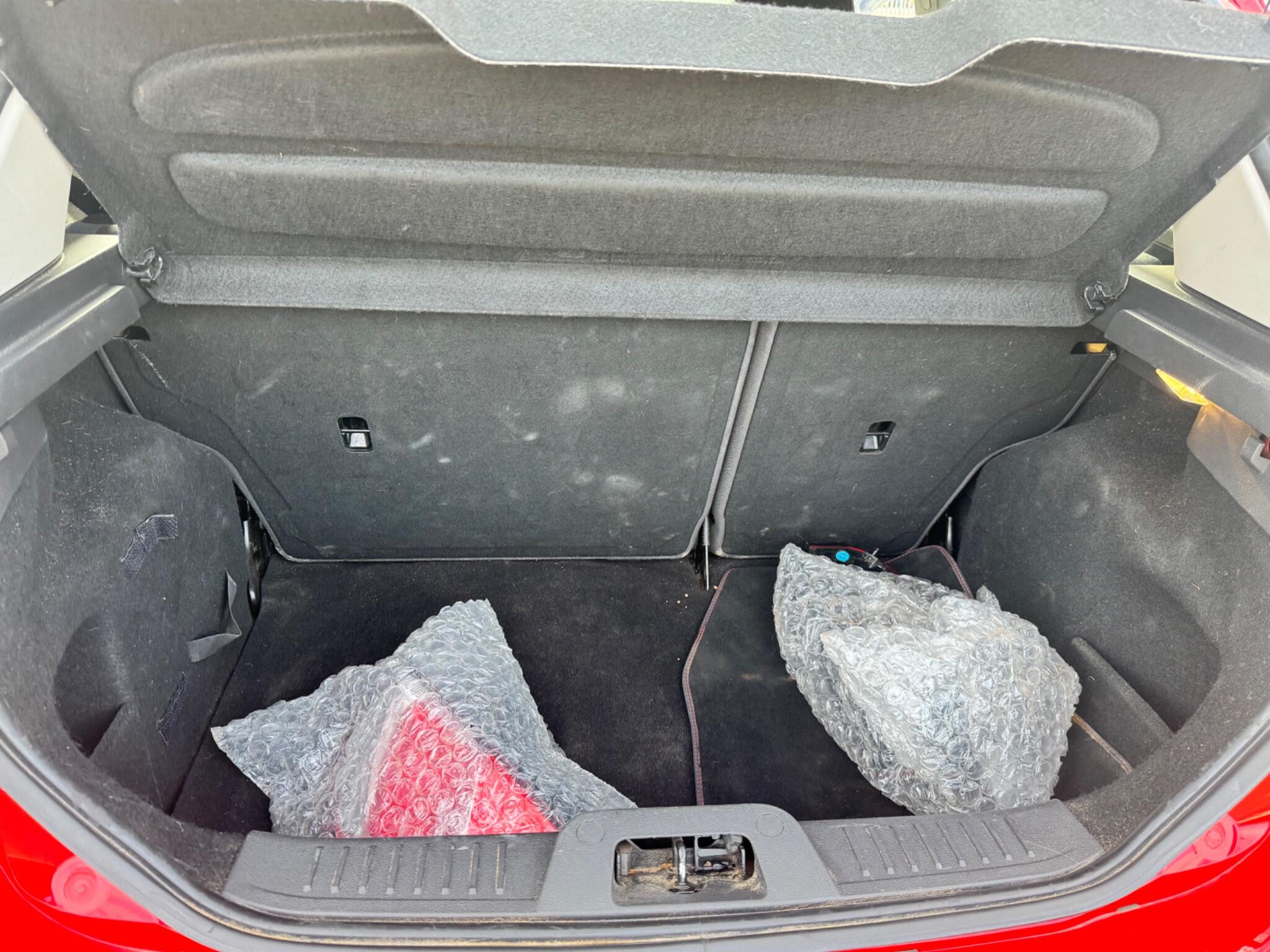 Ford Fiesta view 38