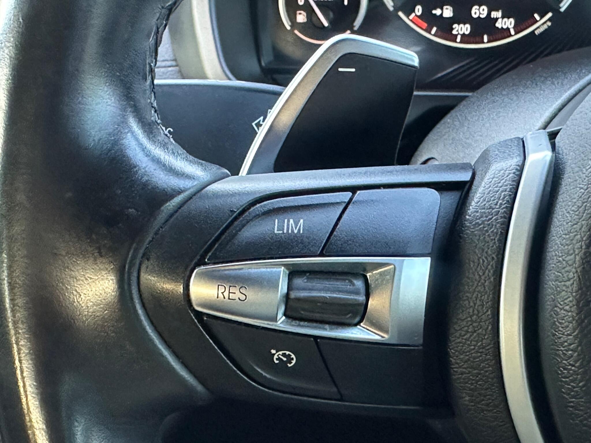 BMW X6 view 25