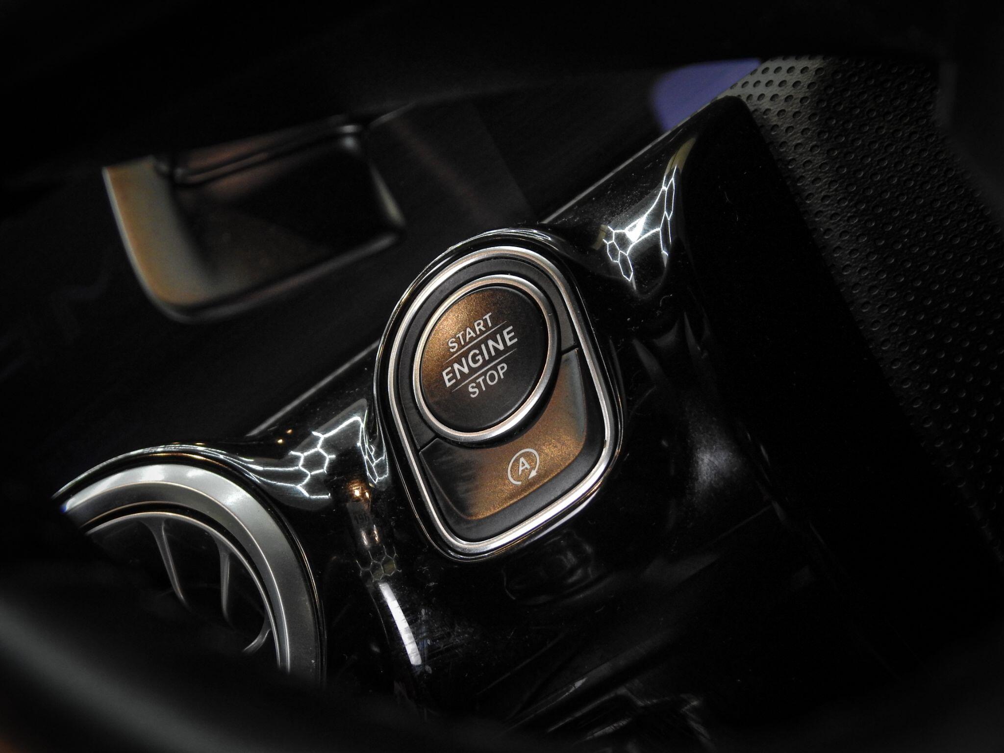 Mercedes-Benz A-Class view 35