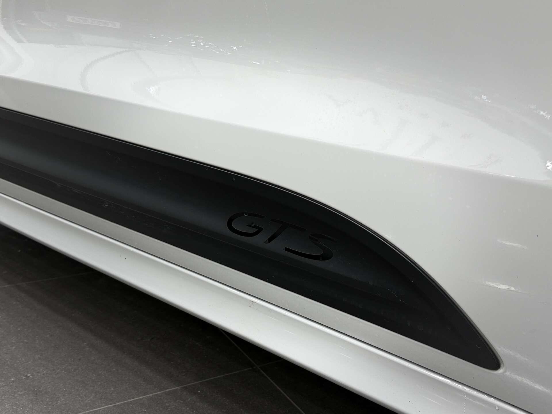 Porsche Macan view 37