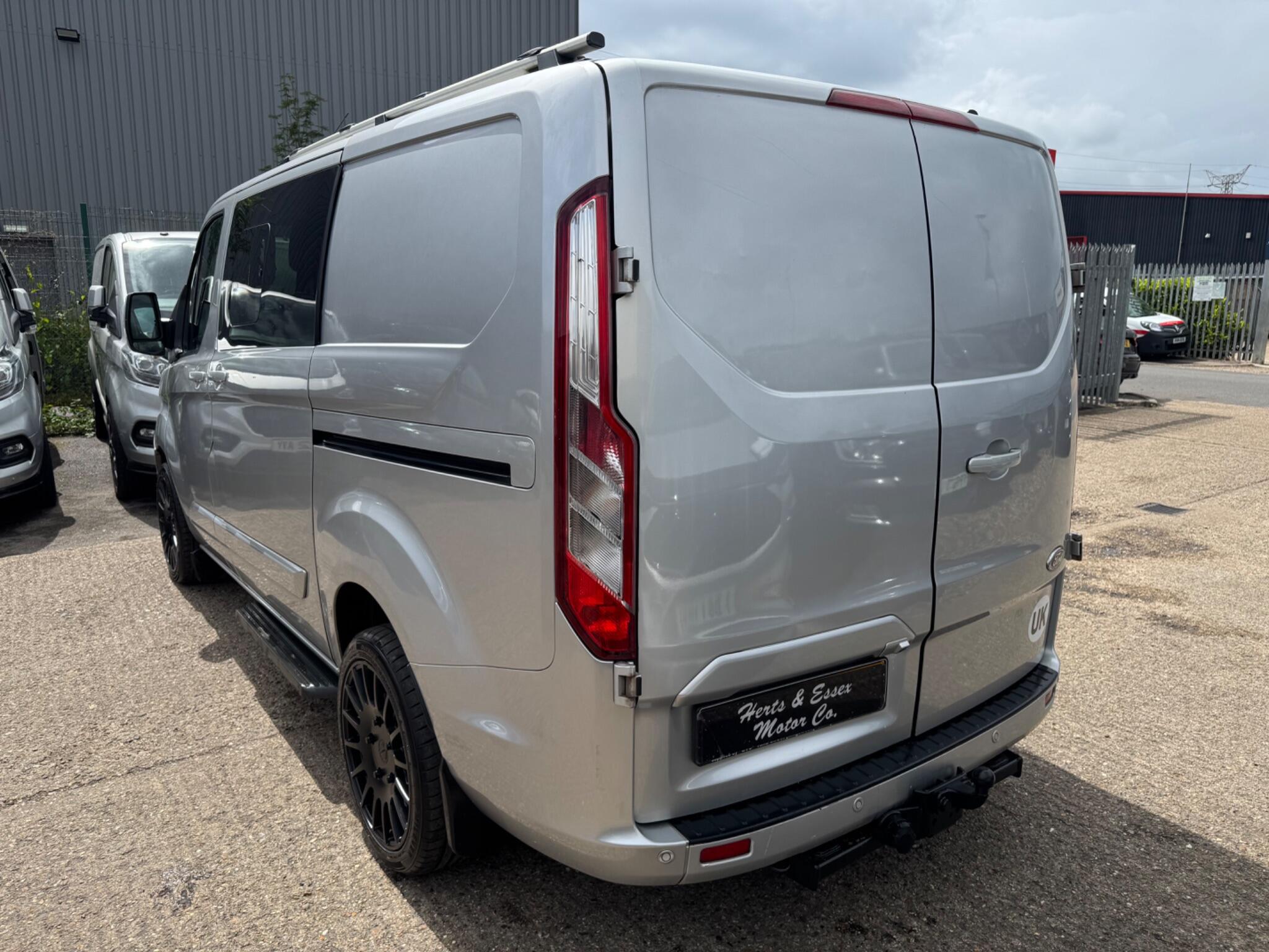 Ford Transit Custom view 15