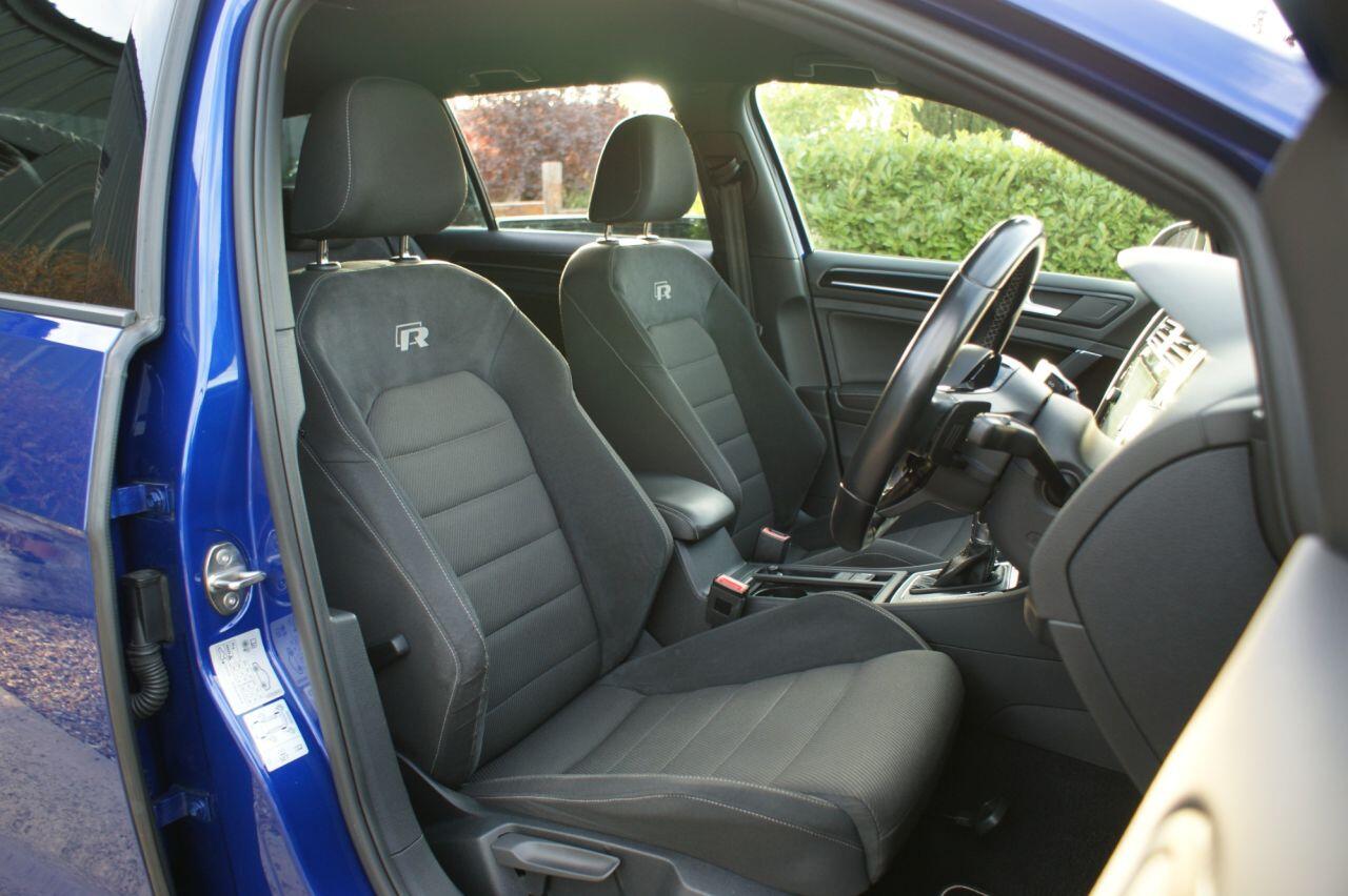 Volkswagen Golf view 42