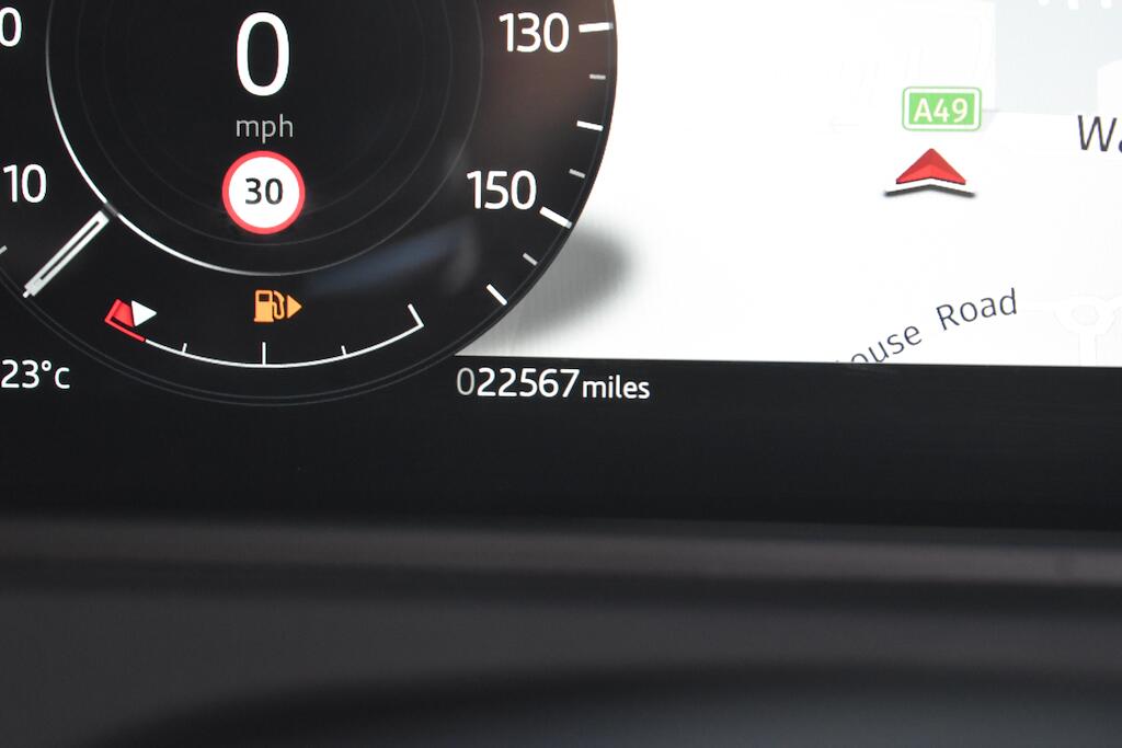 Land Rover Range Rover Velar view 11