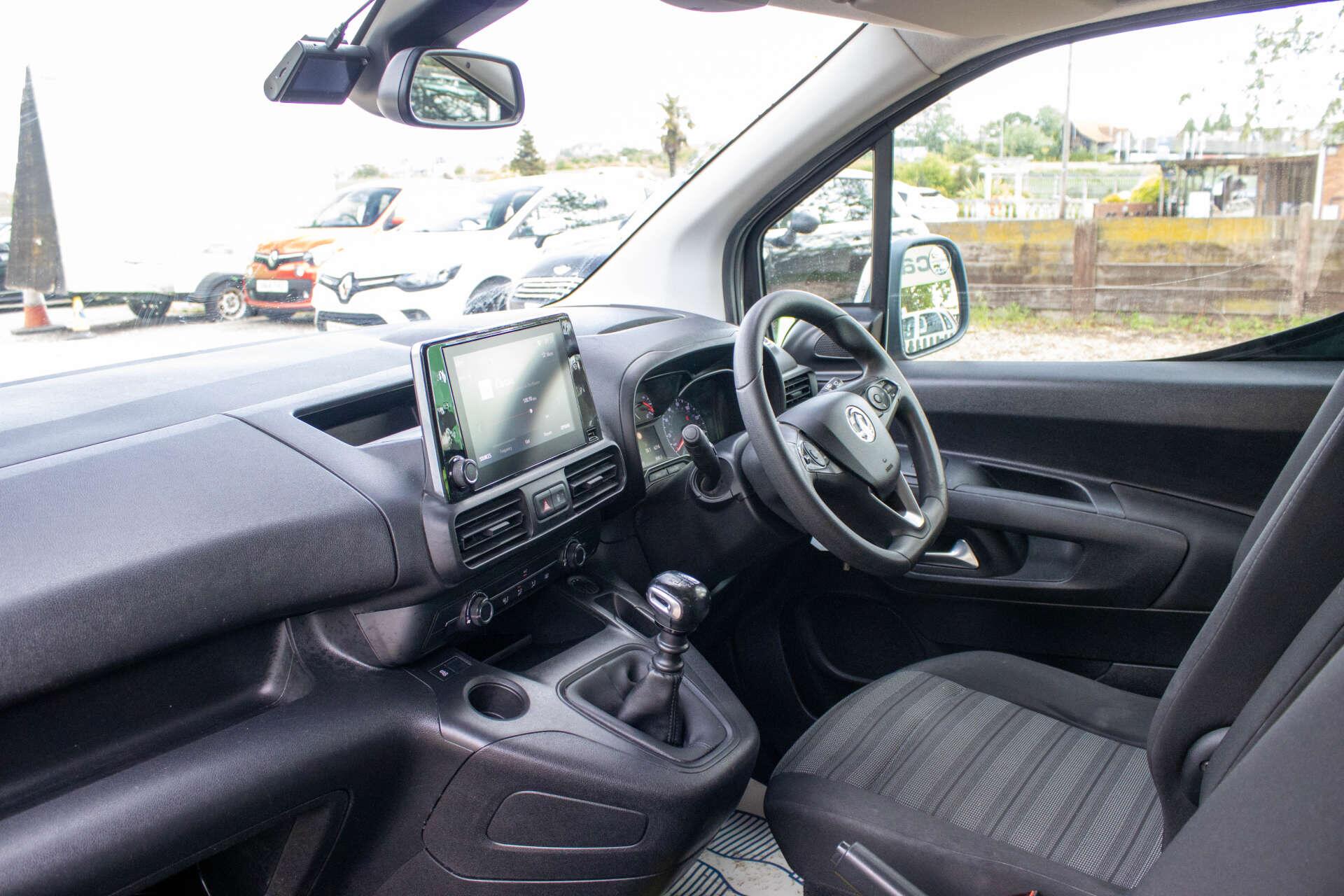 Vauxhall Combo Life view 16