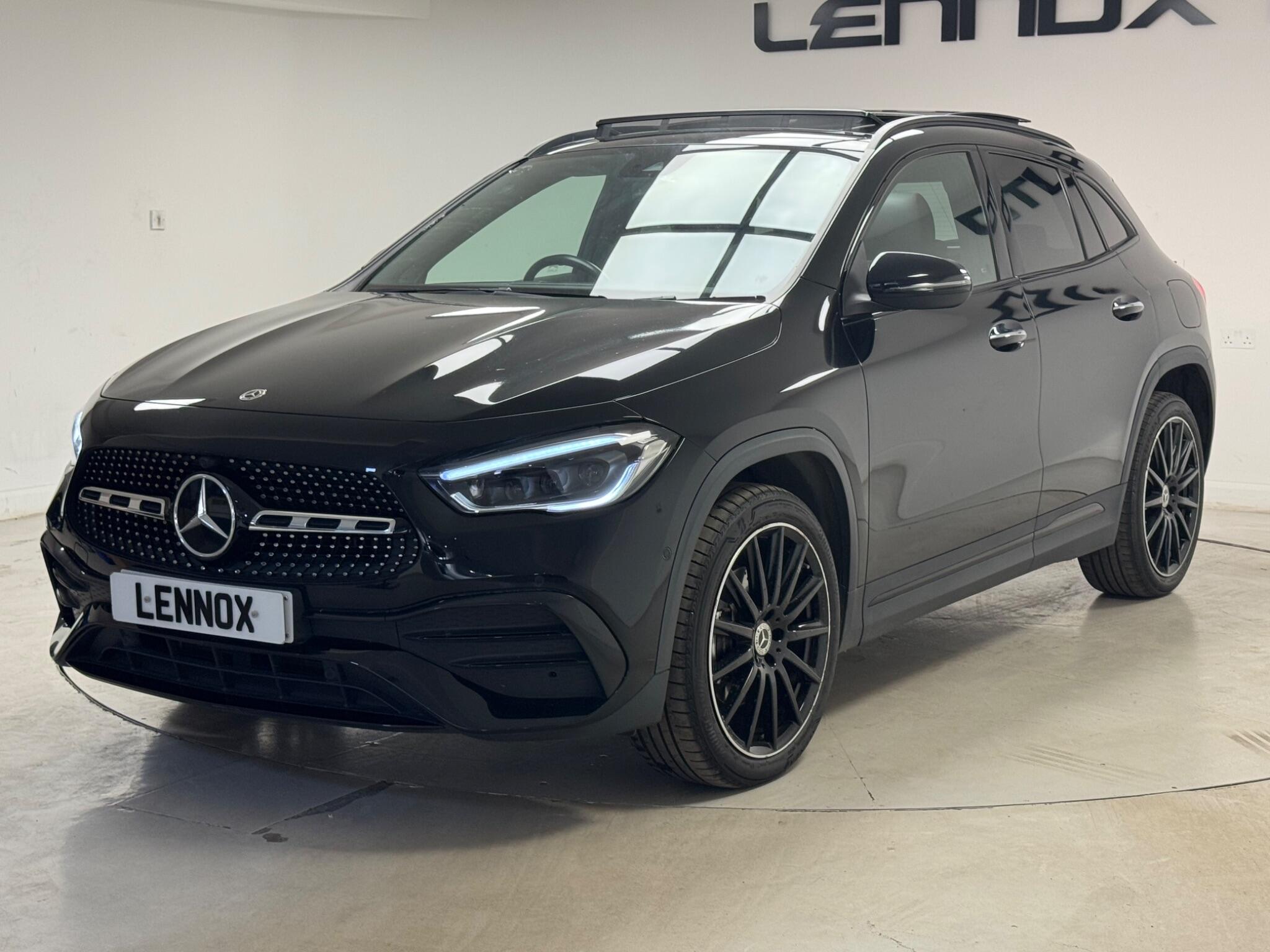 Mercedes-Benz Gla view 3
