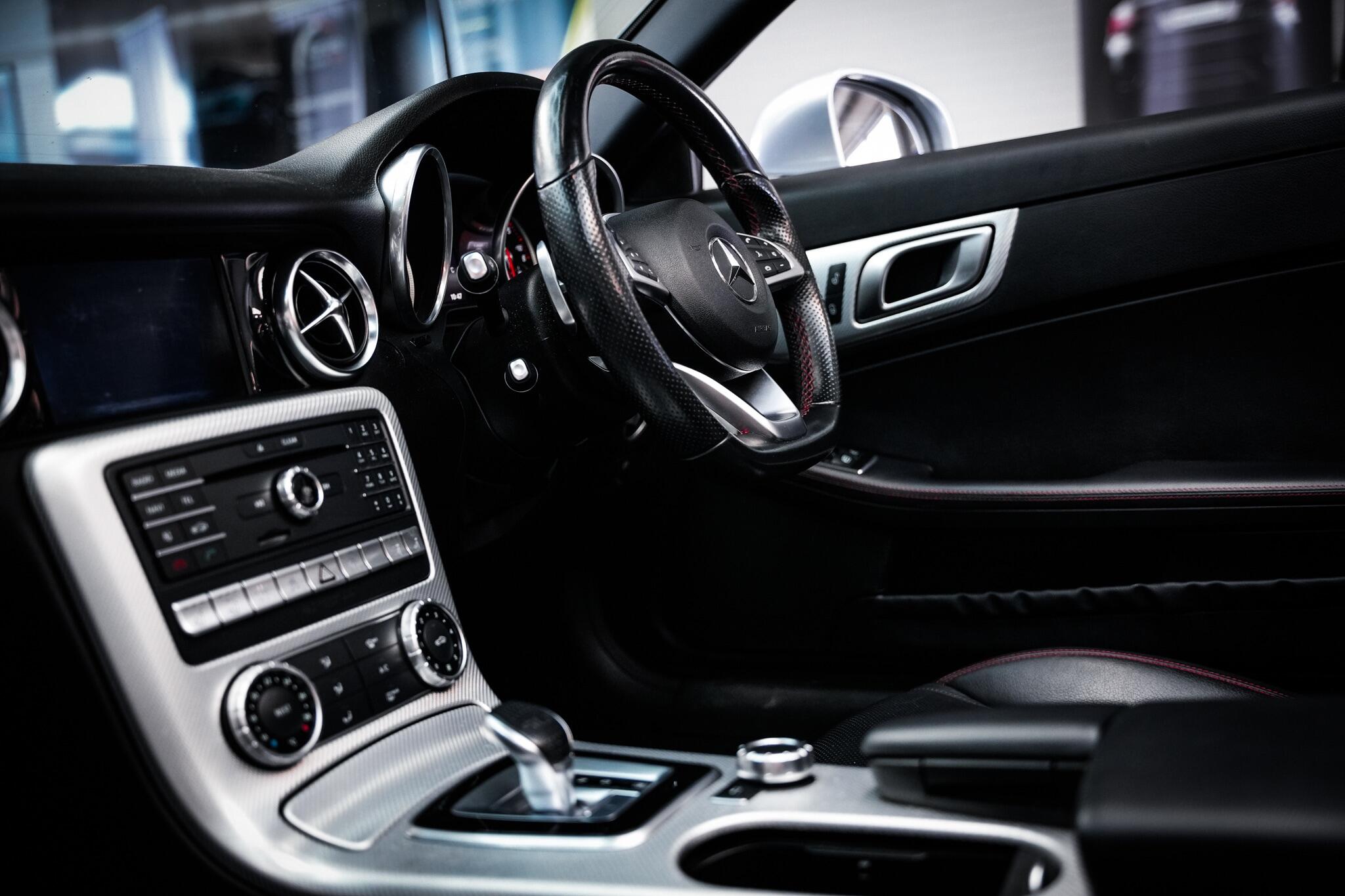 Mercedes-Benz SLC view 3