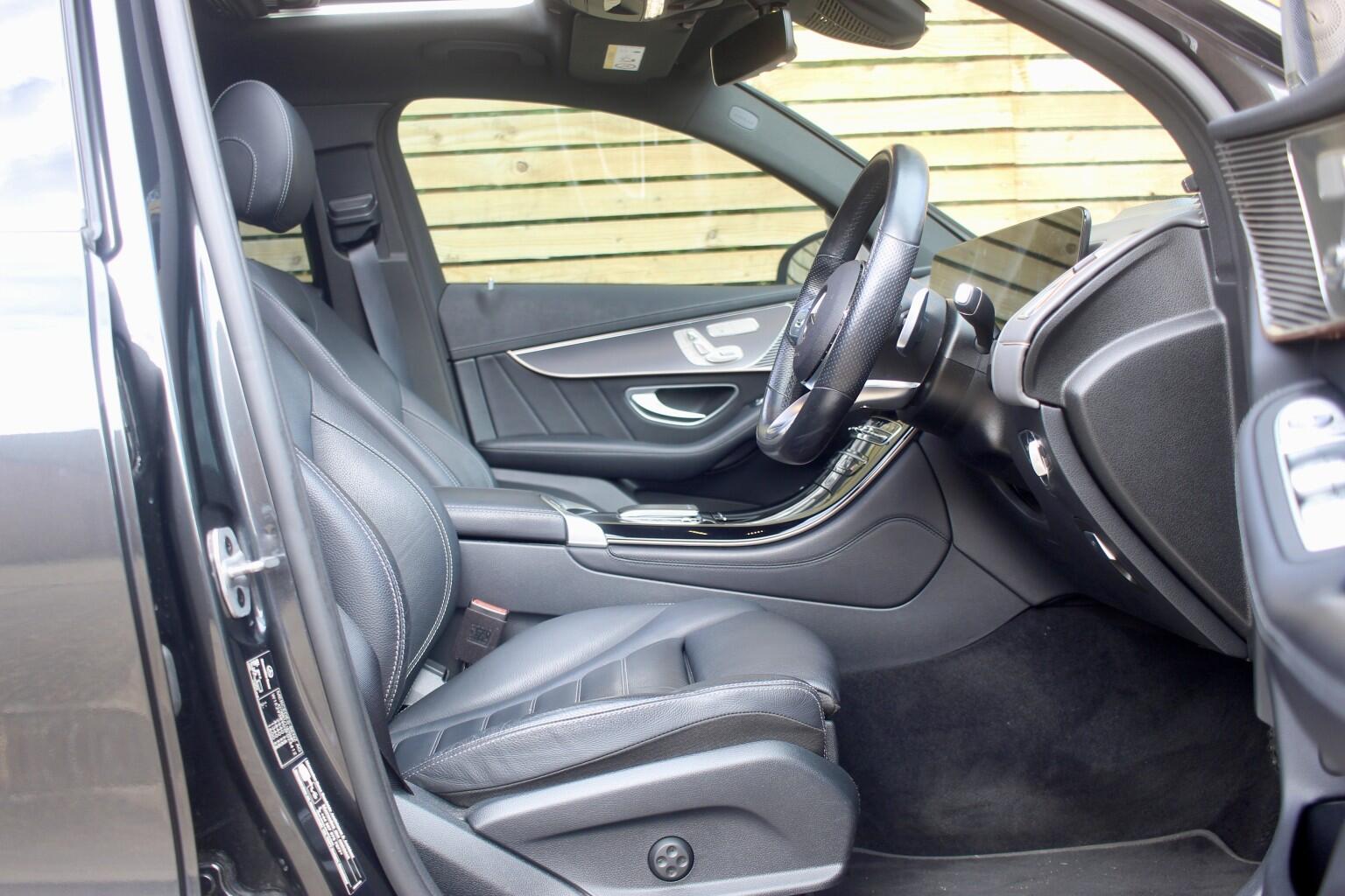 Mercedes-Benz Eqc view 8