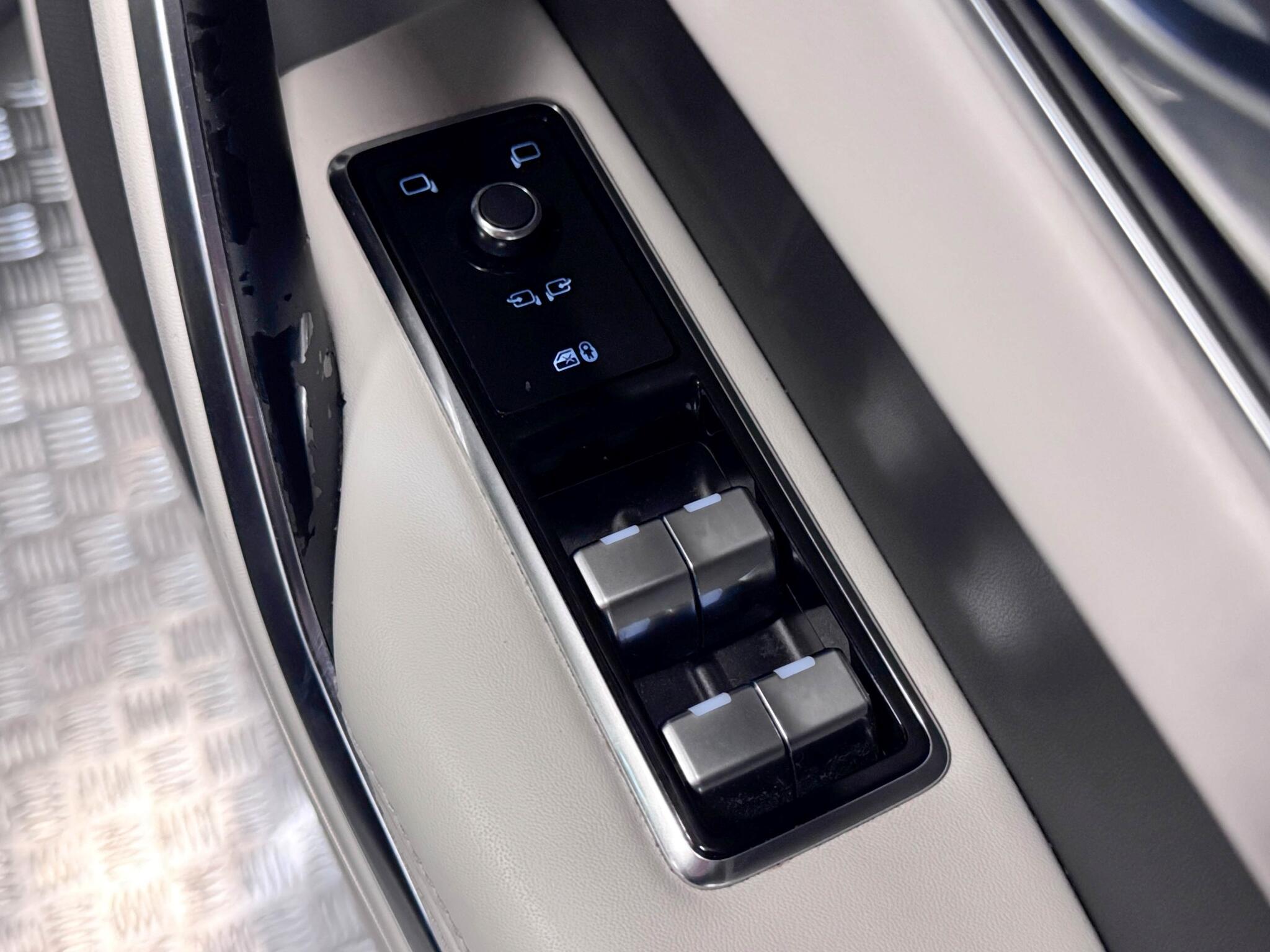Jaguar F-Pace view 18
