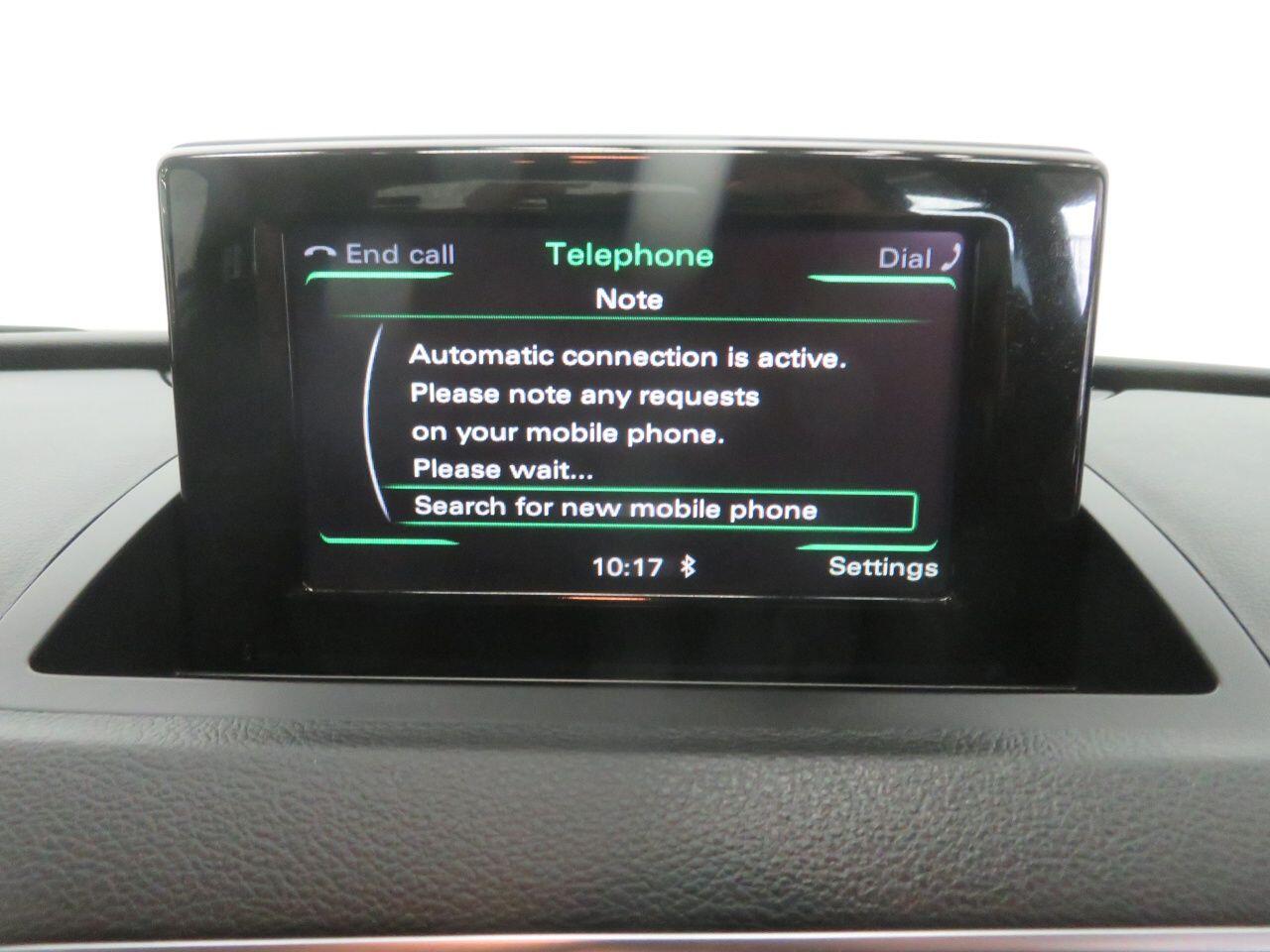 Audi Q3 view 36